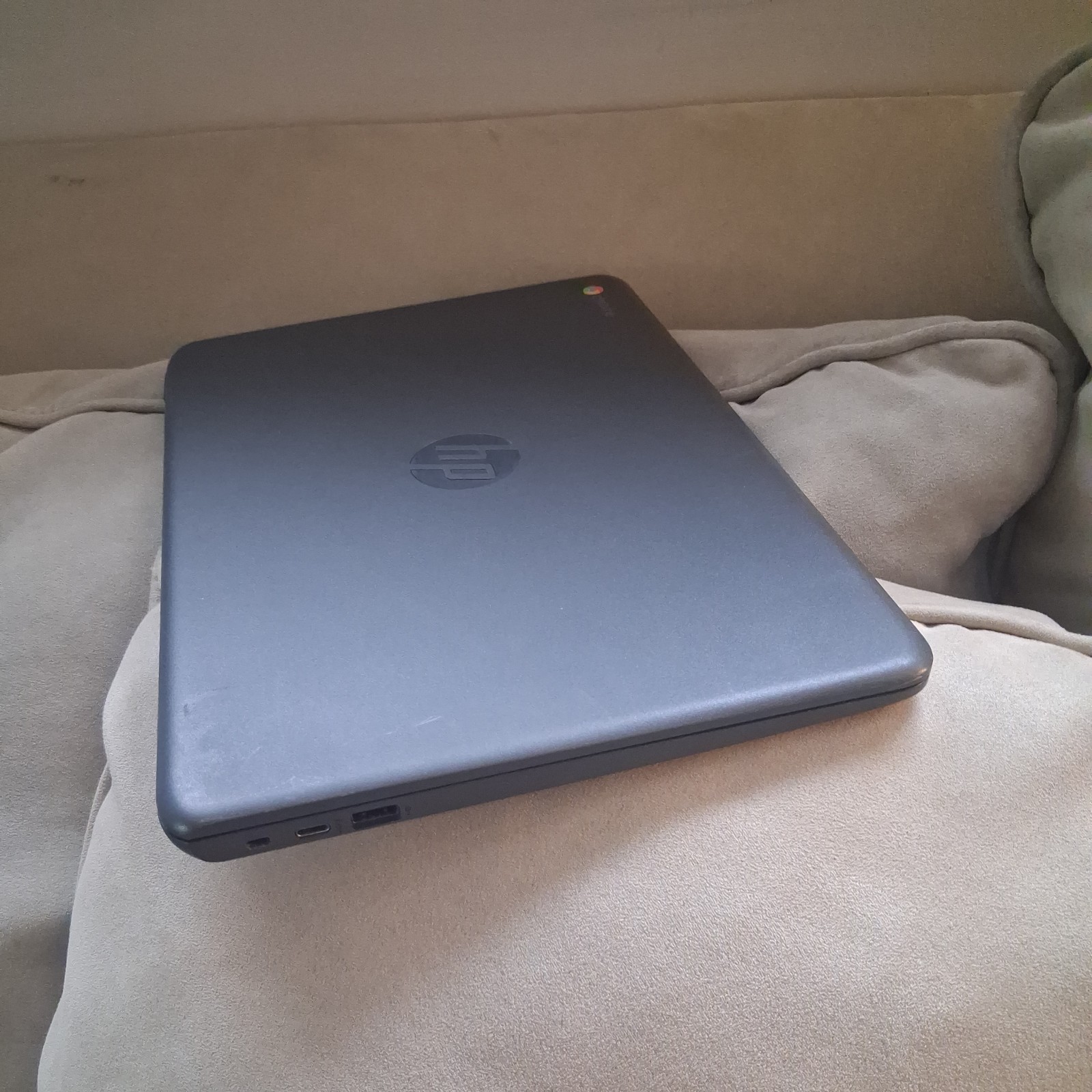 HP Chromebook 14-db0020nr, AMD A4-9120C, Radeon R4, 4GB RAM, 32GB EMMC, Used