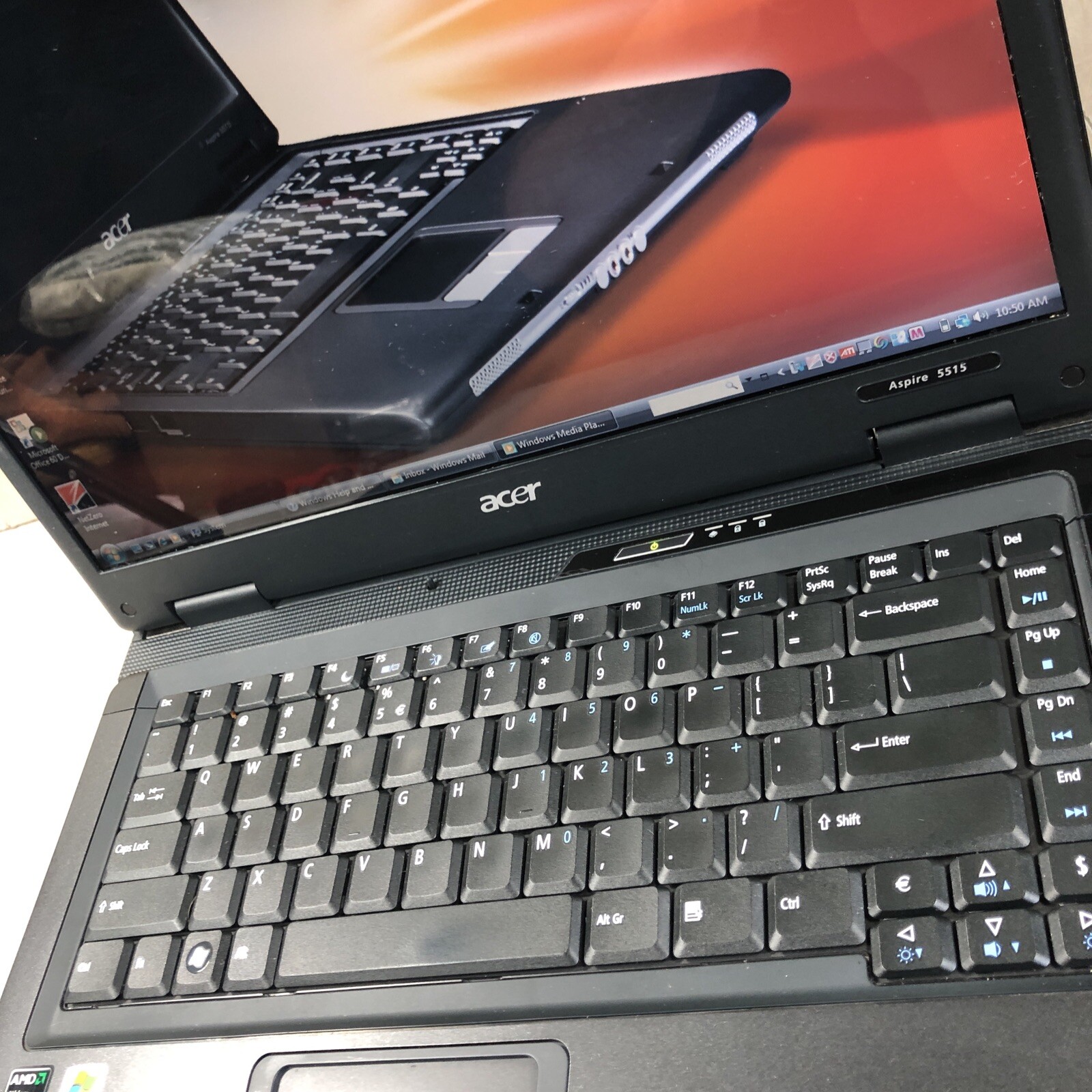 Acer Aspire 5515 15.4″ Laptop (AMD Athlon 2650e 1.6GHz, 3GB/80GB, Windows