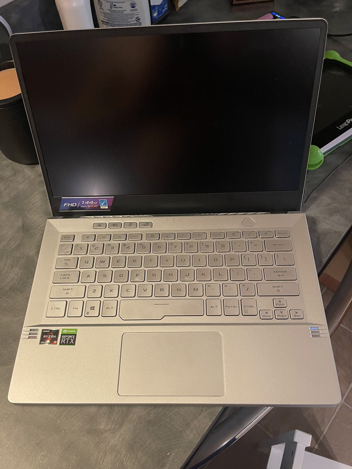 Asus ROG Zephyrus 14” (512GB SSD, AMD Ryzen 7 5000 Series, 4.40 GHz, 16GB)…