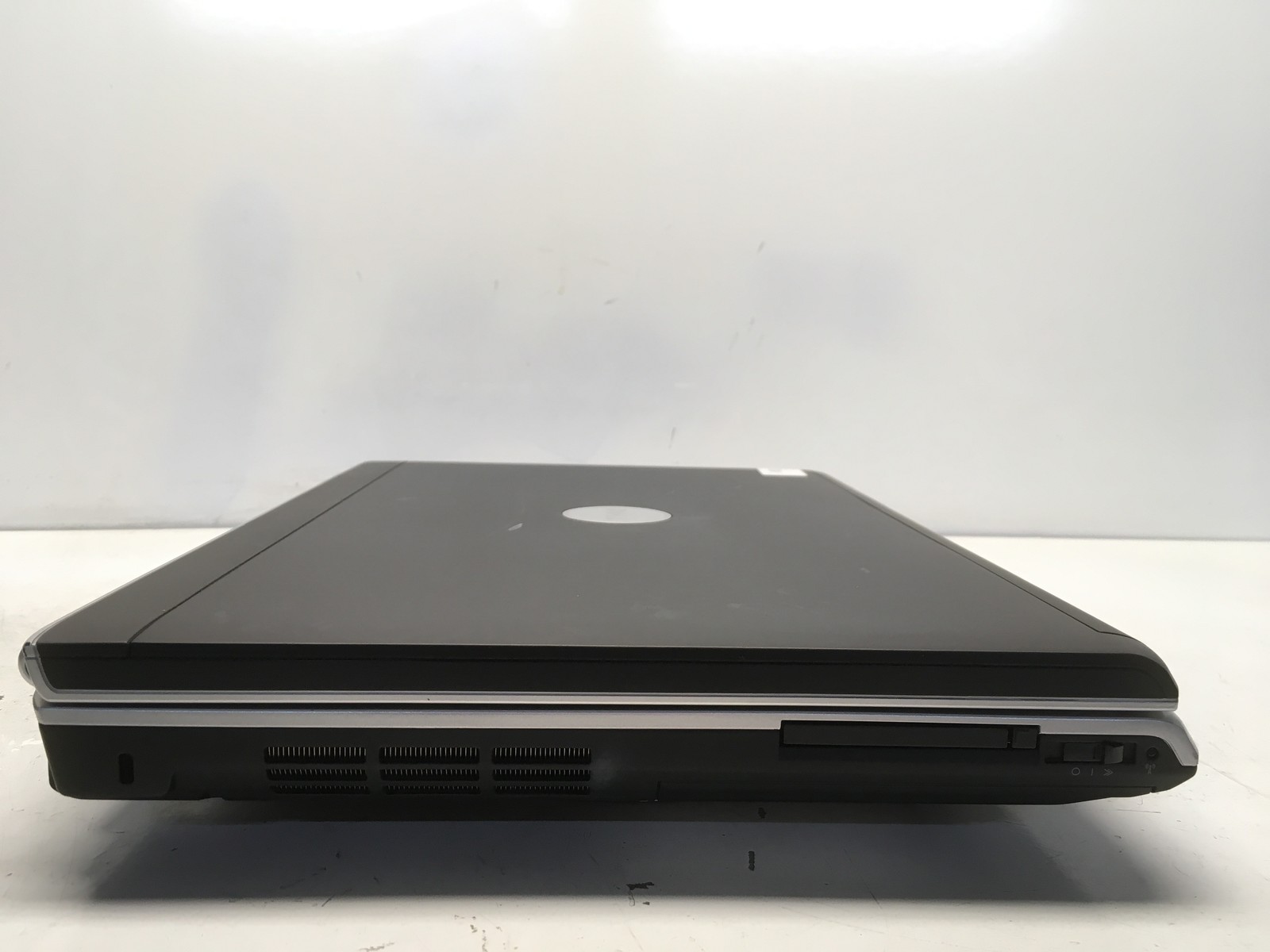 Dell Inspiron 1720 Intel Core 2 Duo 06FD 1.5GHz 4 GB NO HDD No Batt