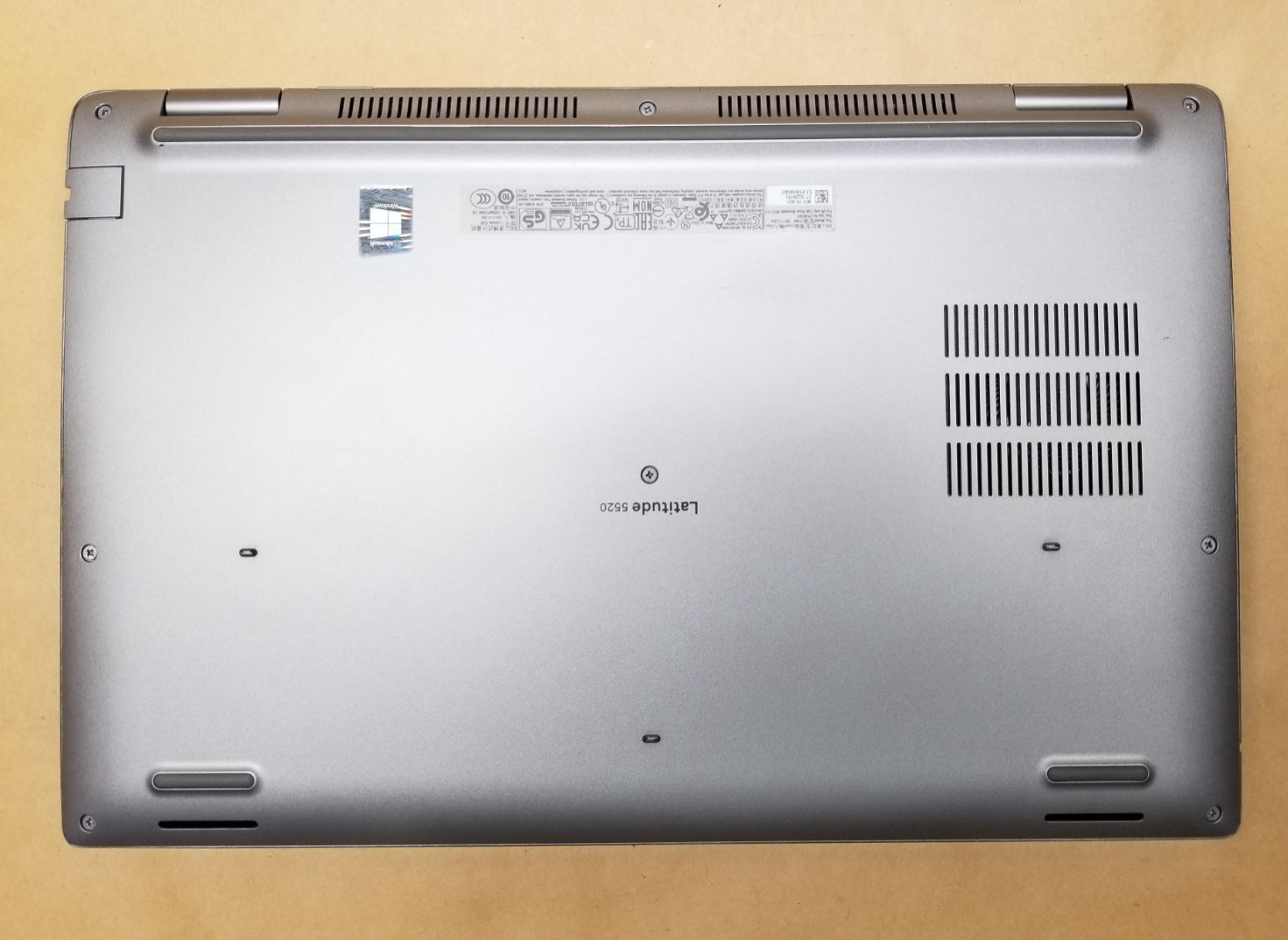 Dell Latitude 5520 15.6 FHD i7-1185G7 3.00GHz, 16GB RAM, 256GB SSD, WIN 11 PRO
