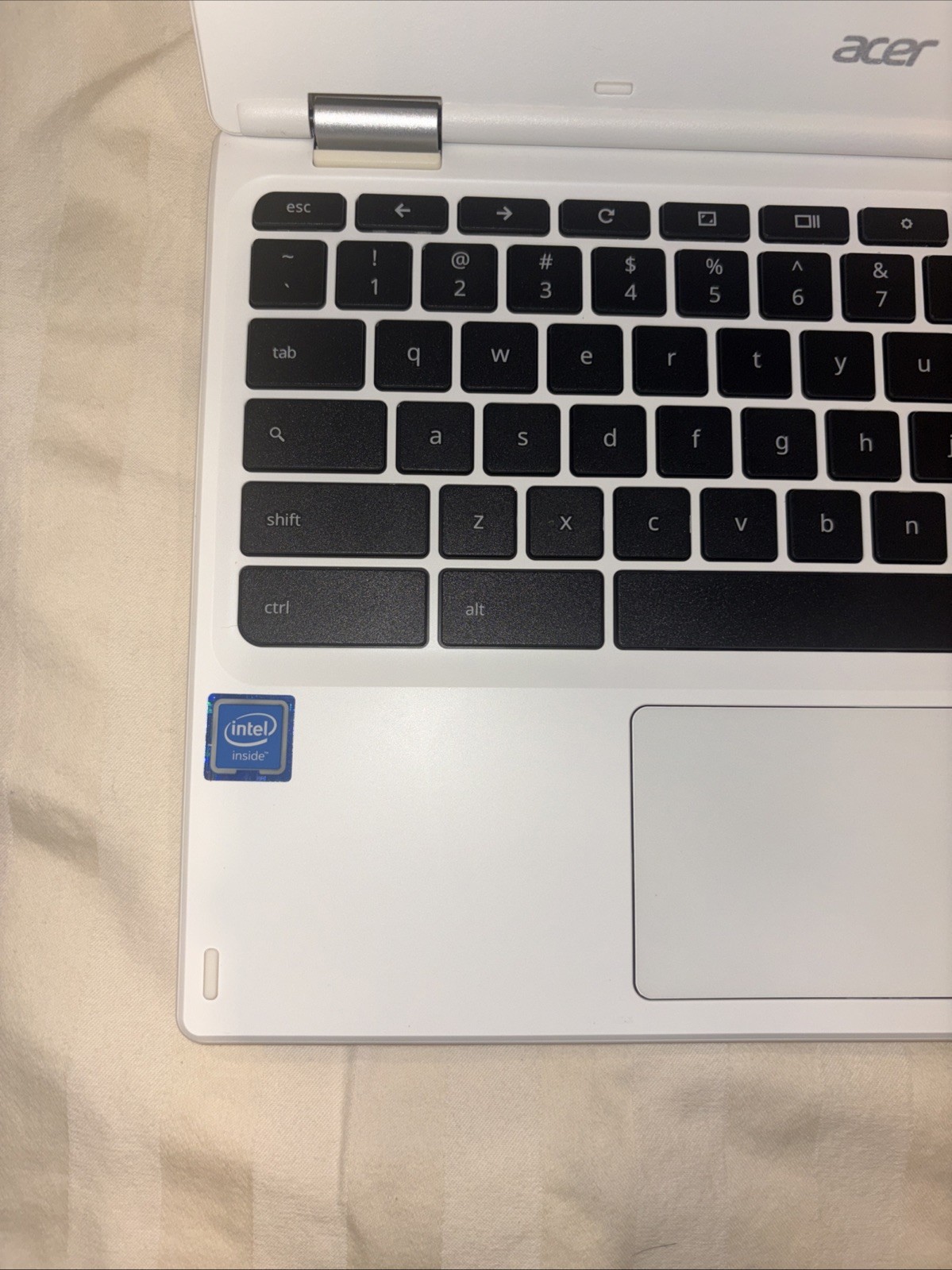 Acer Chromebook R11 N15Q8 11.6″ Touchscreen 2-in-1 Laptop – White