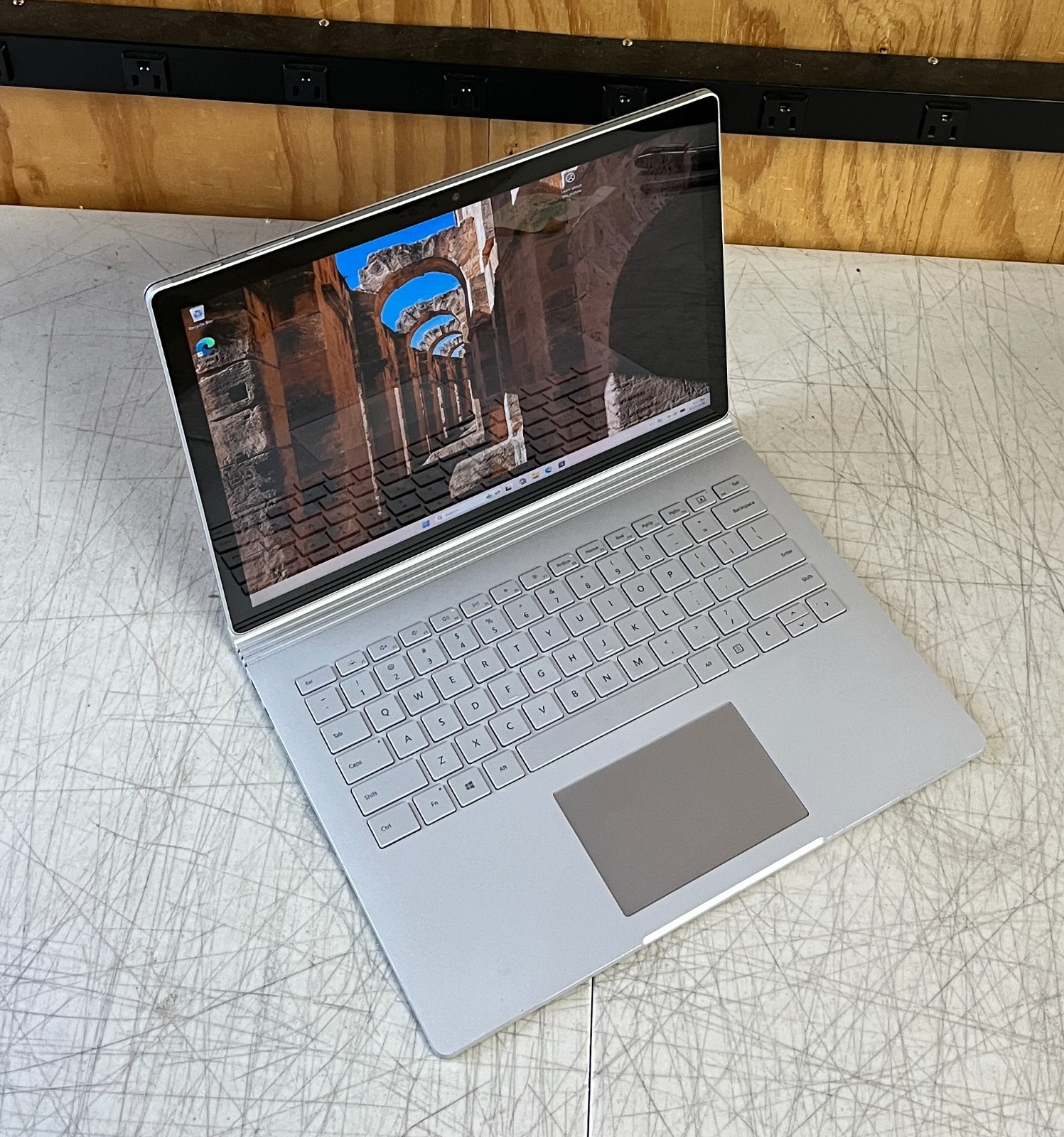 Microsoft Surface Book 3 Core i5-1035G7 8GB RAM 256GB SSD Win 11