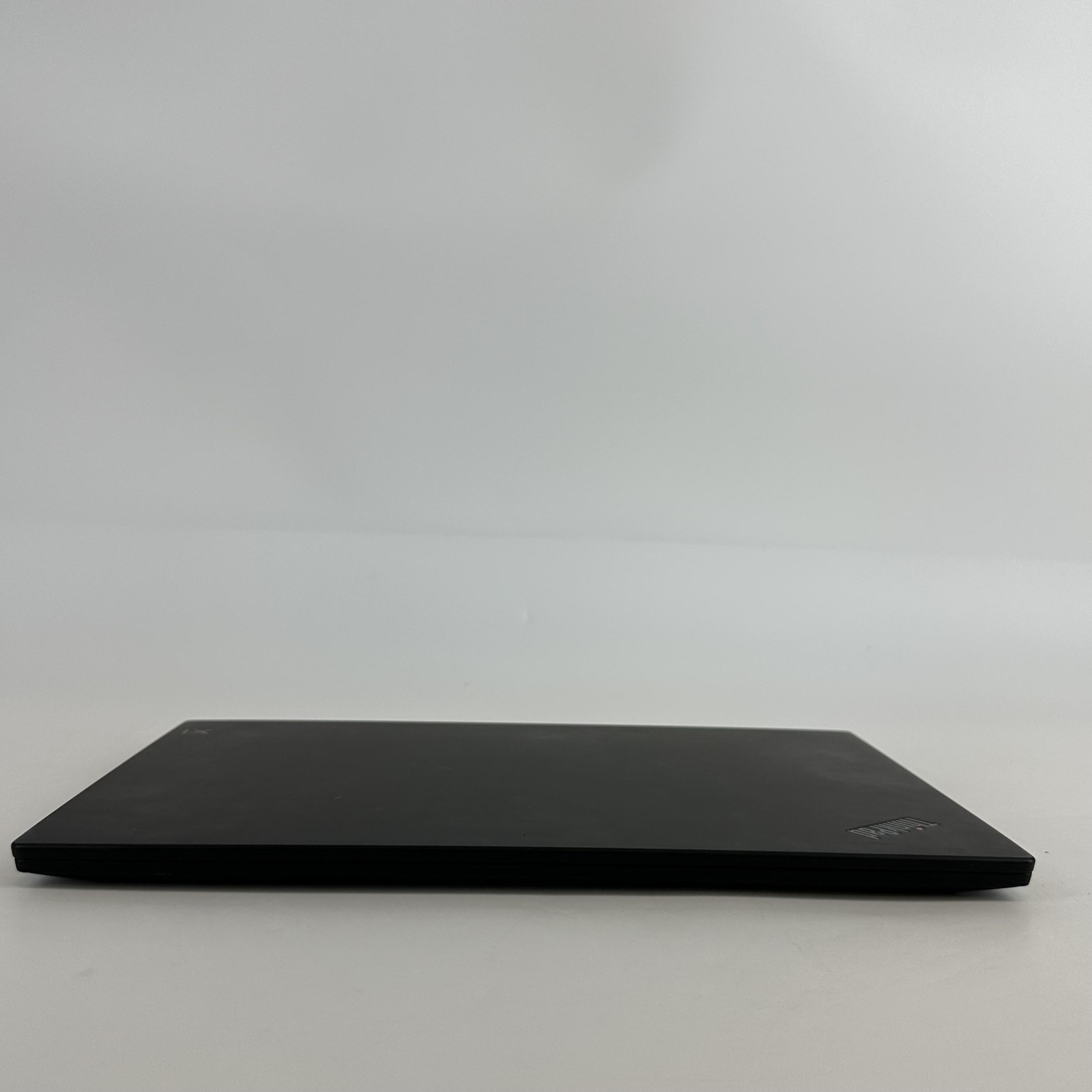 Lenovo ThinkPad X1 Carbon Gen 7 14 Black FHD 1.1 GHz i7-10710U 16GB 1TB SSD Good