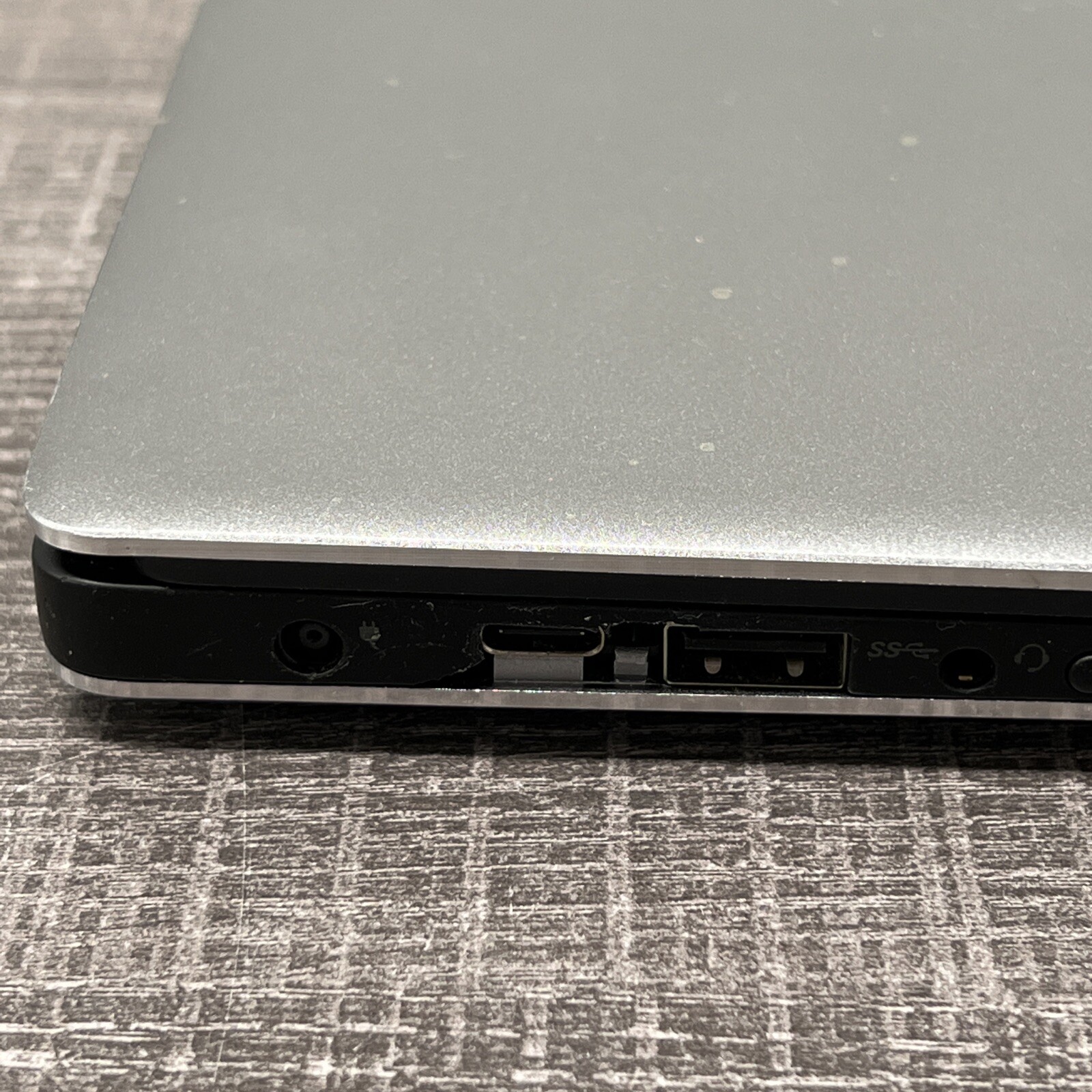DELL XPS 13 9360 I5-7200U 2.50GHZ,256GB,8GB,WIN 10 PRO, READ DESCRIPTION!!!