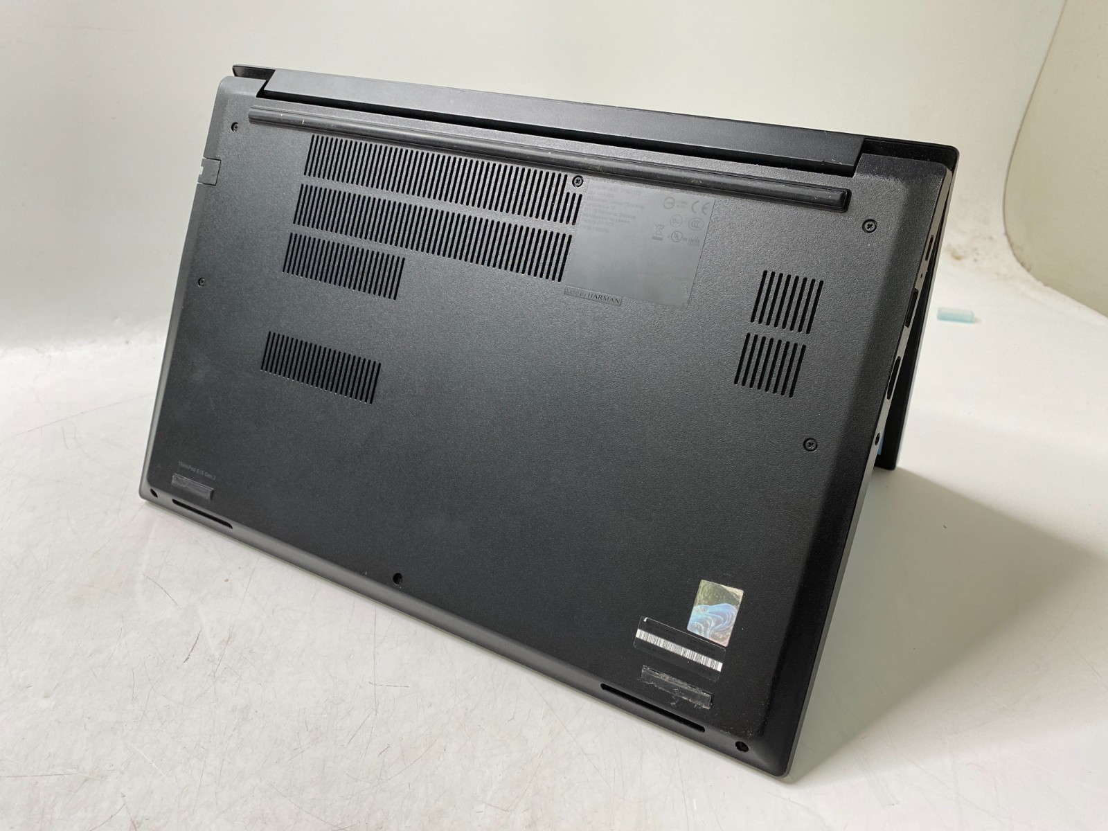 Lenovo ThinkPad E15 Gen 2 15.6″ i5-1135G7 16GB DDR4 256GB M.2 Win11H w/AC – Feet