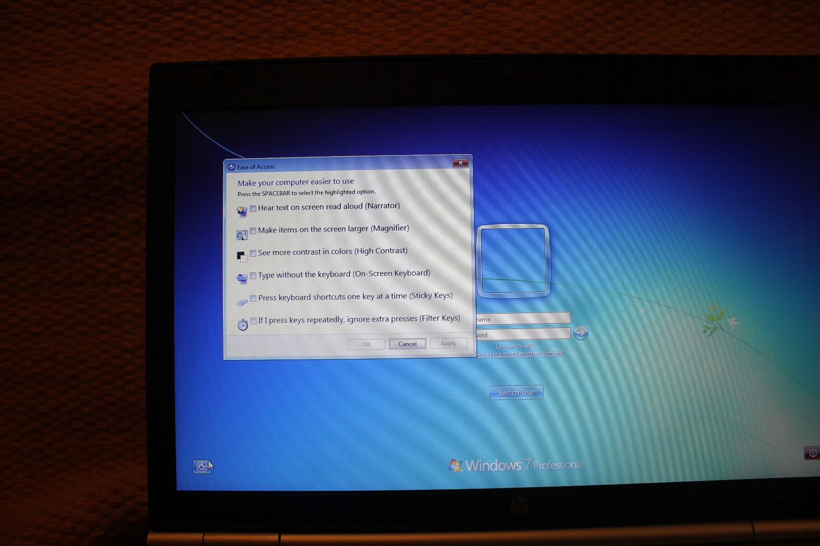 HP EliteBook 8570P – Core i7 – 3.00 GHz – 8192 MB – 320 GB HDD – Win 7P READ !