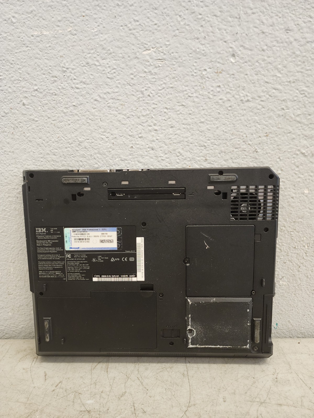 IBM Thinkpad Type 2652 A31 Windows 2000 Professional 1-2CPU -POWERS ON For Parts