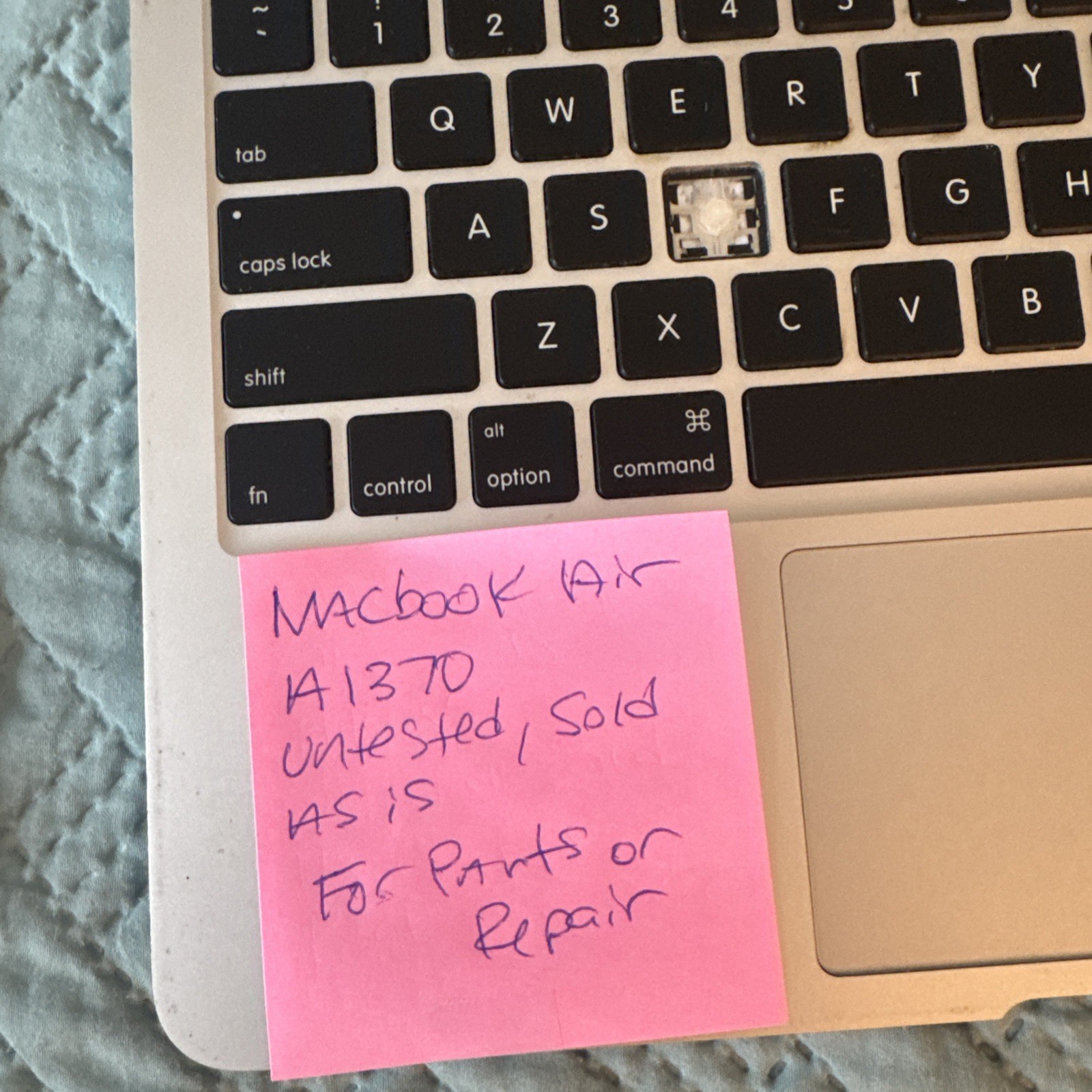 Lot of (8) Apple MacBooks: 2- PRO’s 1425, 2-AIR, A1466, 2-AIR, A1465/2-AIR,A1370