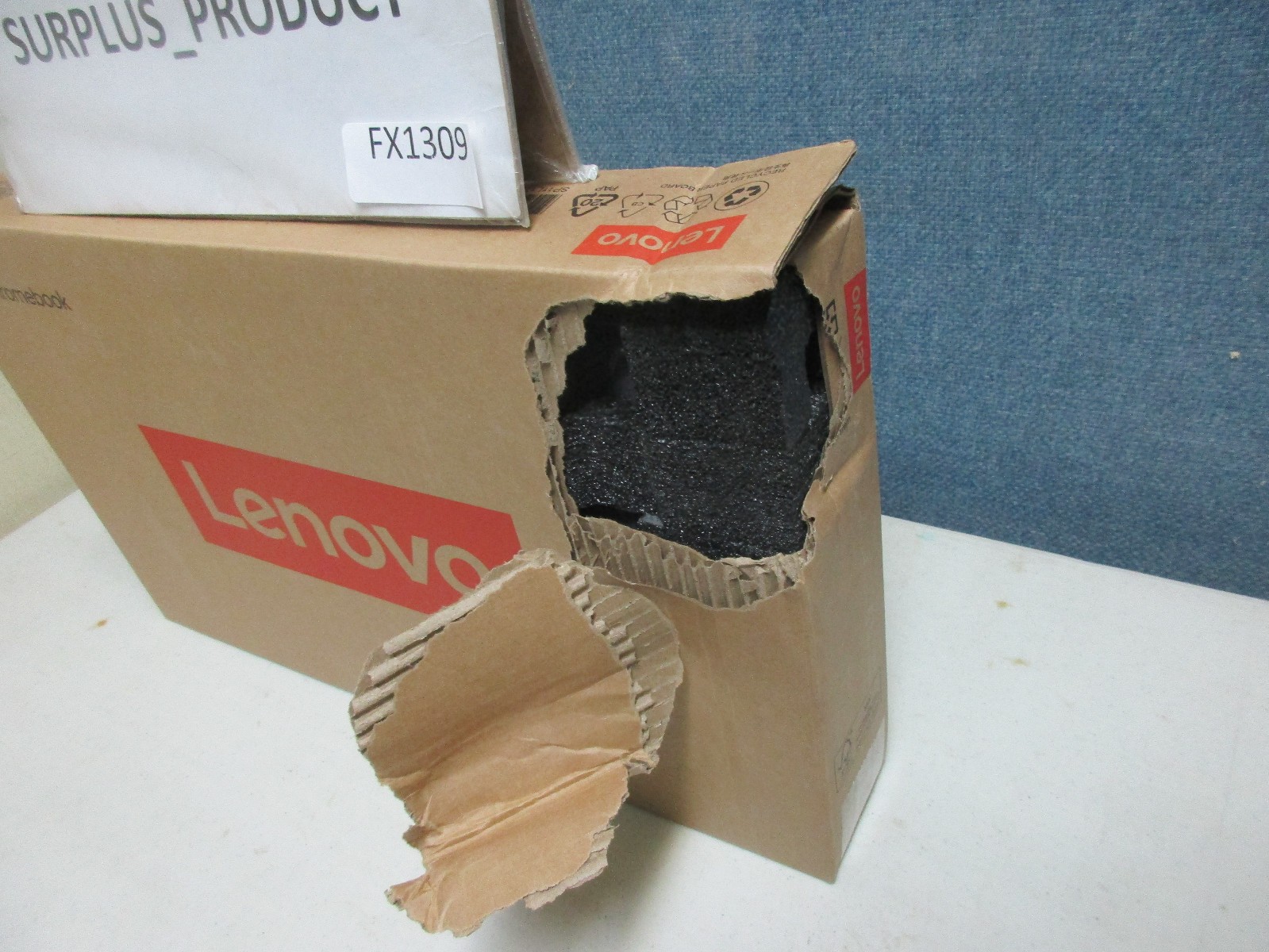 LENOVO IPad Slim 3 C 14IAN8 83BN0001US Lap,14″ Intel N-S N100,AI,4GB M-UGLY BOX