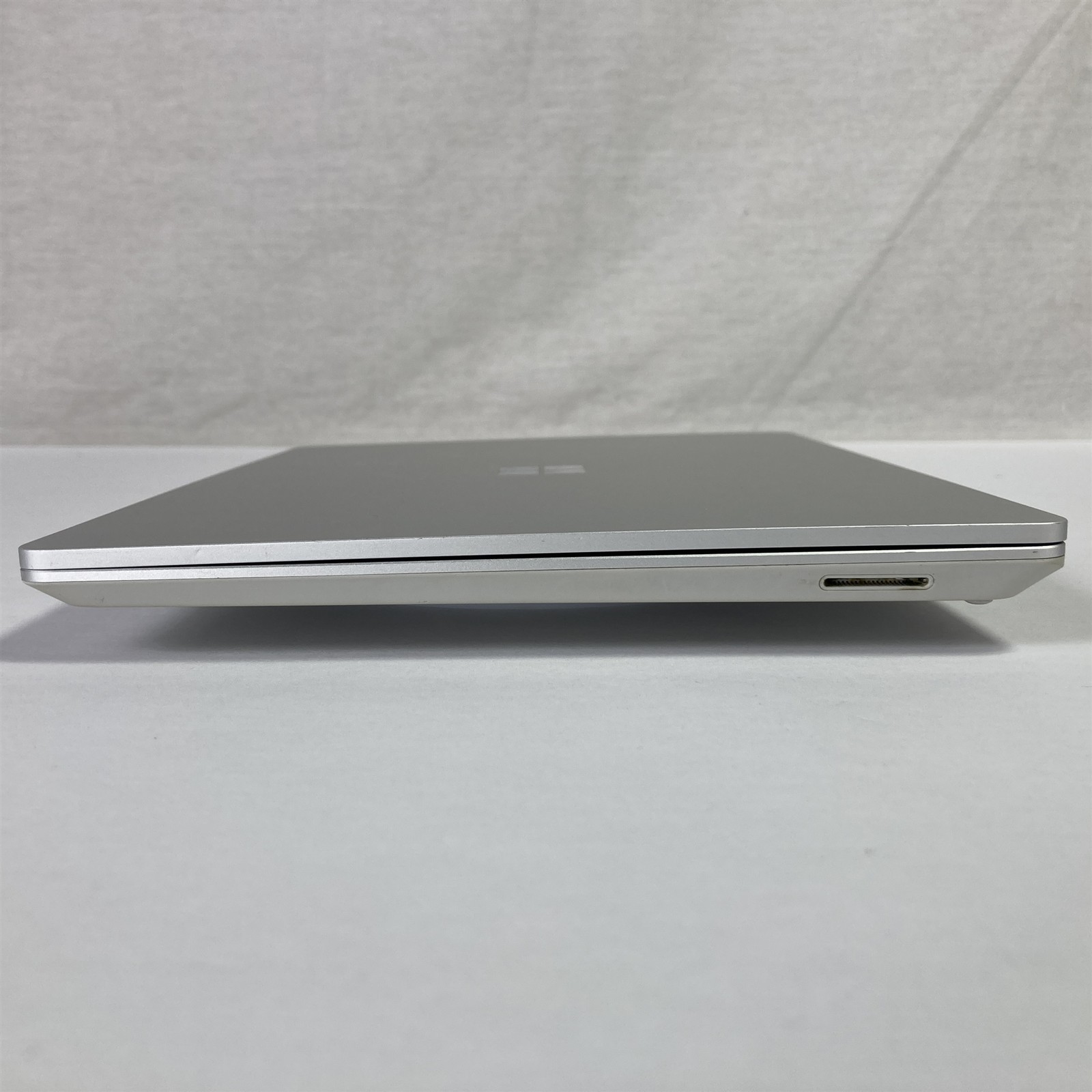 Microsoft Surface Laptop Go 2 12.4″ i5-1135G7 2.4GHz 16GB 256GB NVMe SSD – Win11