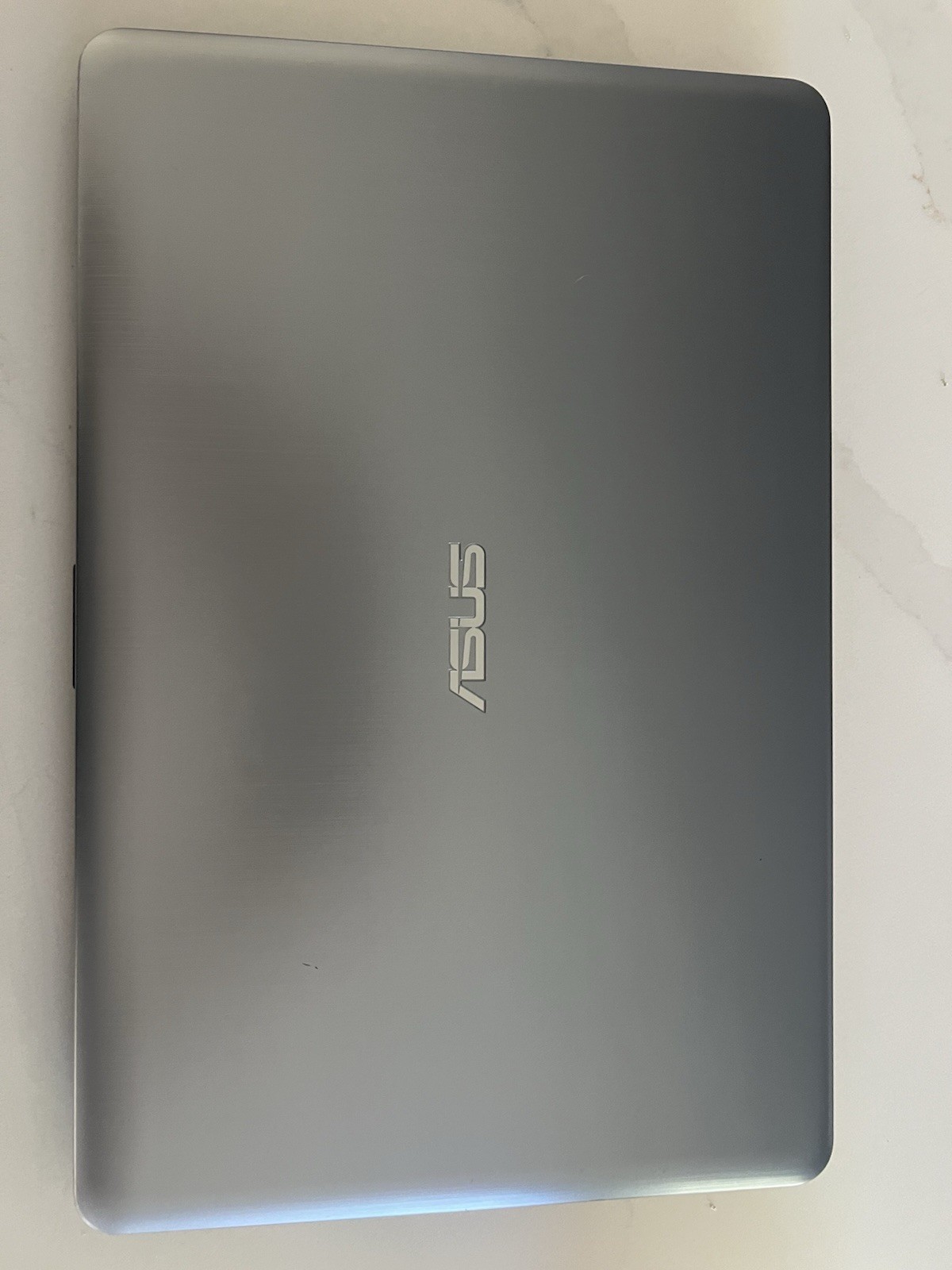 ASUS X540L Laptop i3-5020U 2.2GHz 8GB 500gig Storage Win 10 DVDRW