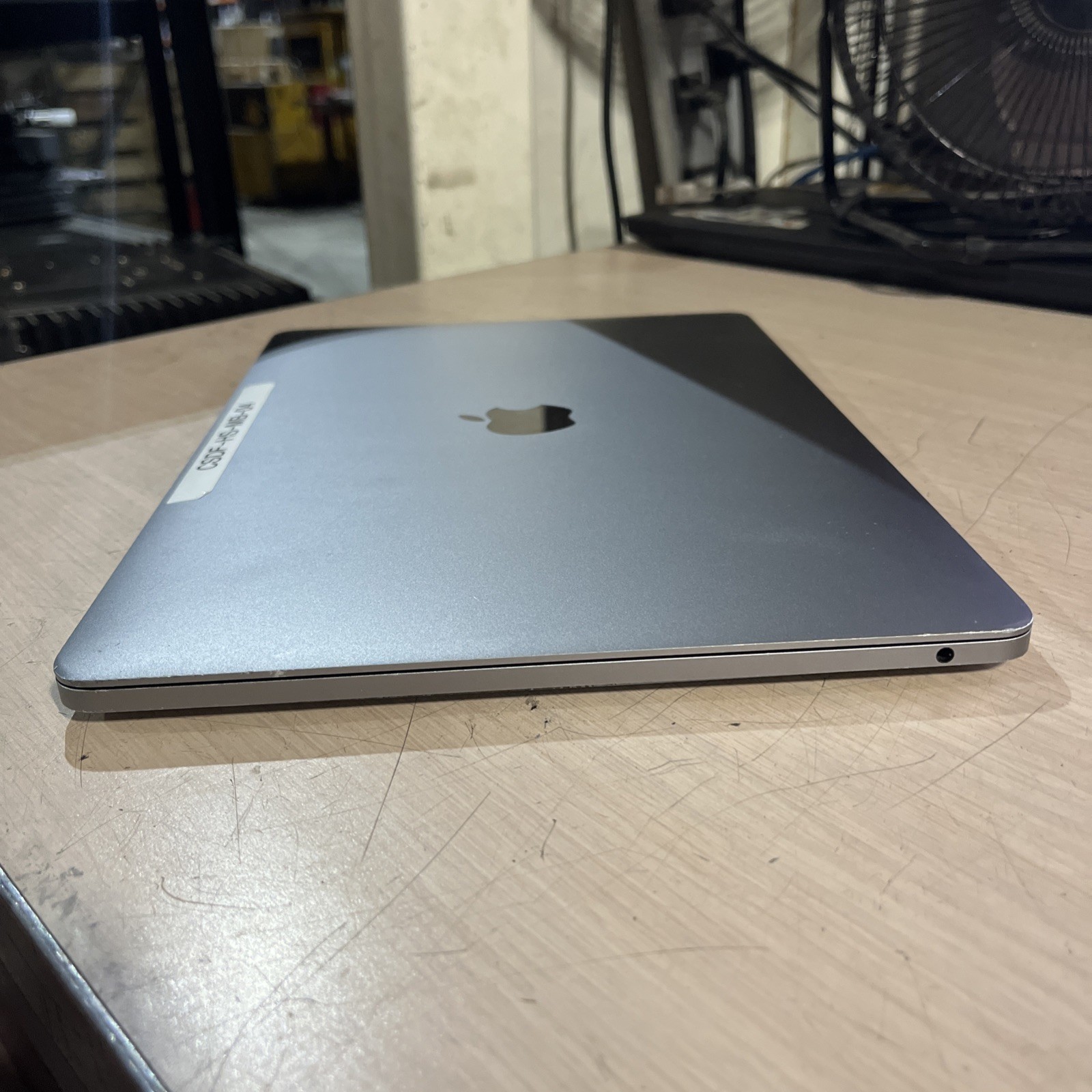 APPLE MACBOOK PRO 13″ MID-2017 CORE I5-7360U 2.3GHZ 8GB RAM NO HD “