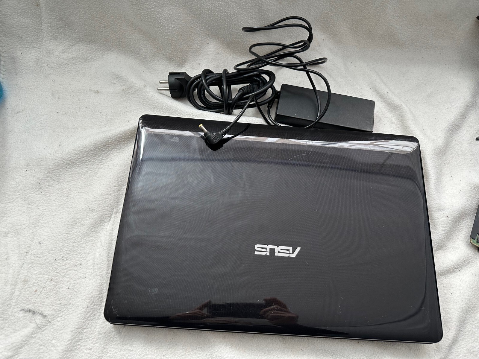 ASUS X64V NOTEBOOK LAPTOP, Intel T6600 2.20GHz, No HDD, 4GB RAM, Used