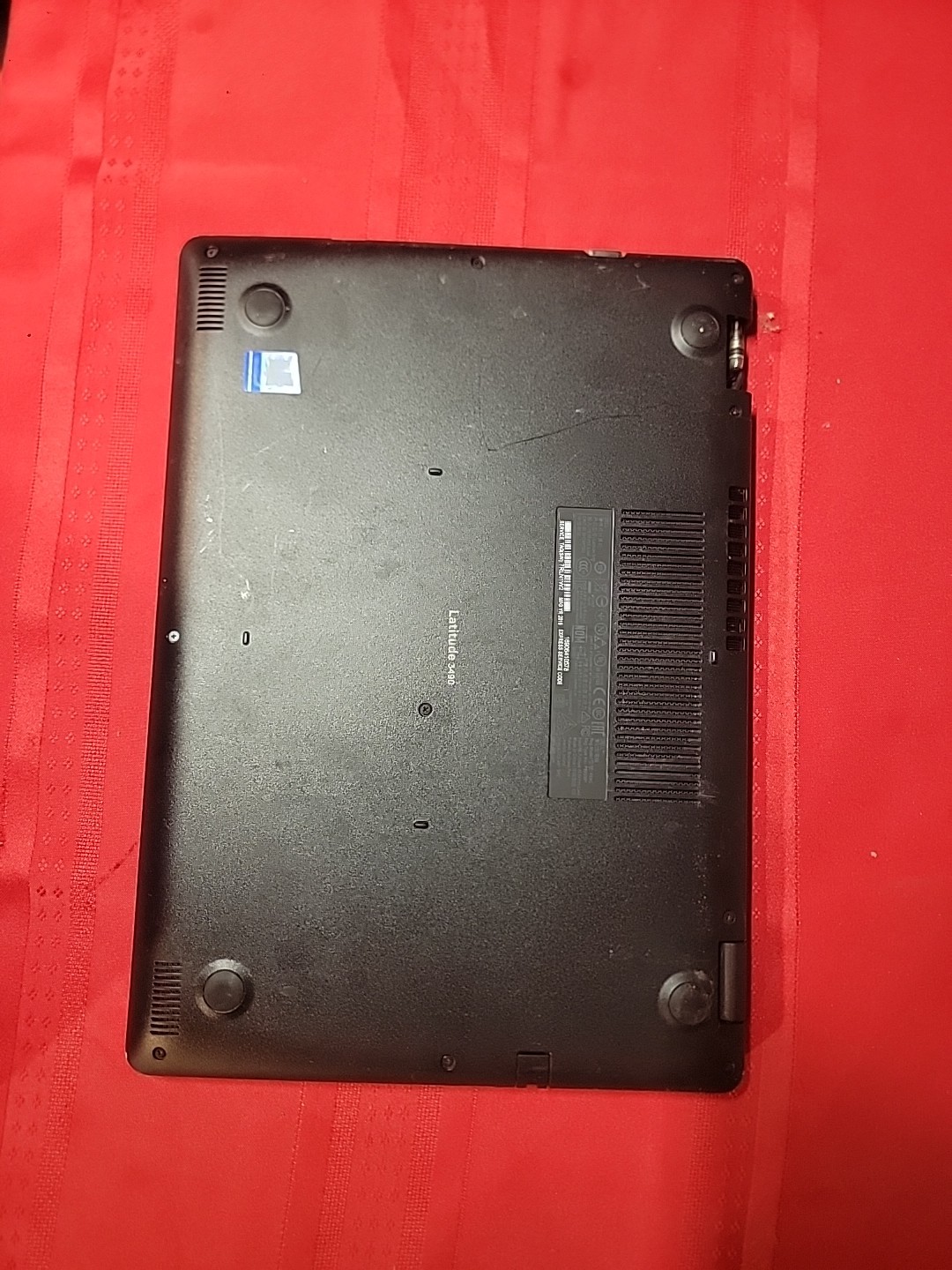 Dell Latitude 3490 14″ Core i7 8TH GEN NO HDD NO DRIVES , FOR PARTS
