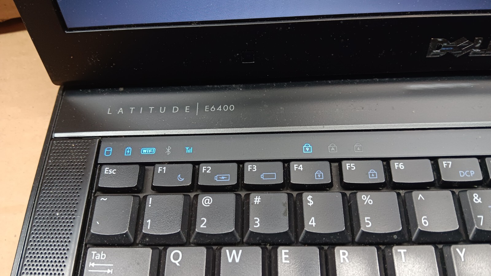 Dell Latitude E6400 Laptop Windows 7 pro Operating system intel Core 2 Duo 4 GB