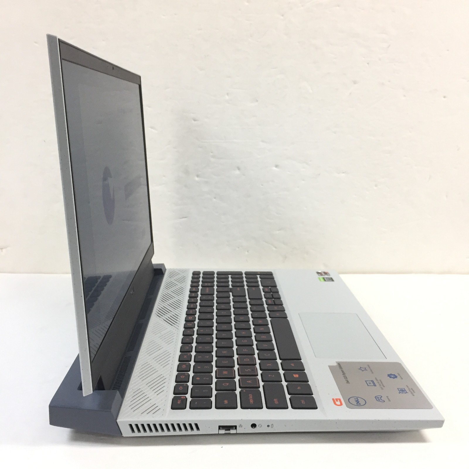Dell G15 5515 15.6 FHD Gaming Laptop/Ryzen 7 5800H/8GB/512GB SSD/RTX 3050Ti/W11H