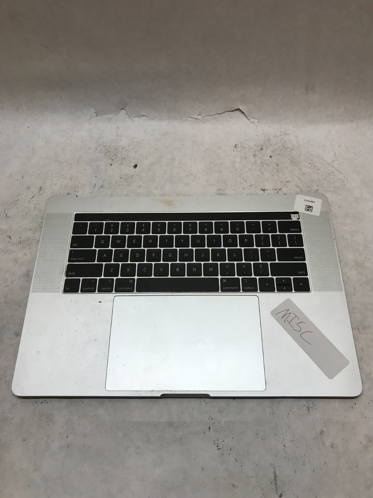 Apple MacBook Pro Touch/2018 A1990 Palmrest NO MOTHERBOARD For Parts/Repair- -DW