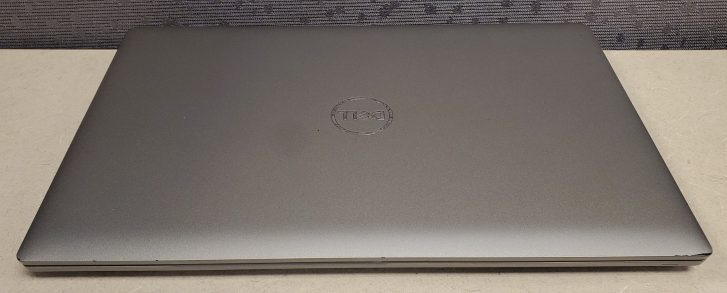 DELL Precision 3570 w/power adapter
