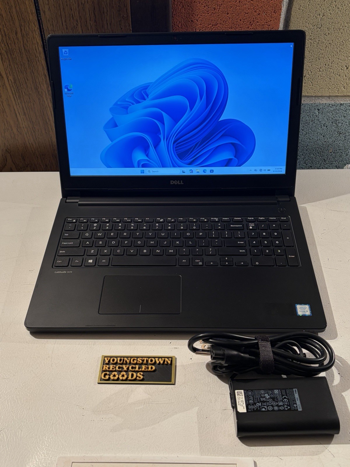 DELL LATITUDE 3570 15.6” HD INTEL i5-6200U 16GB RAM 250GB SSD WINDOWS 11 PRO