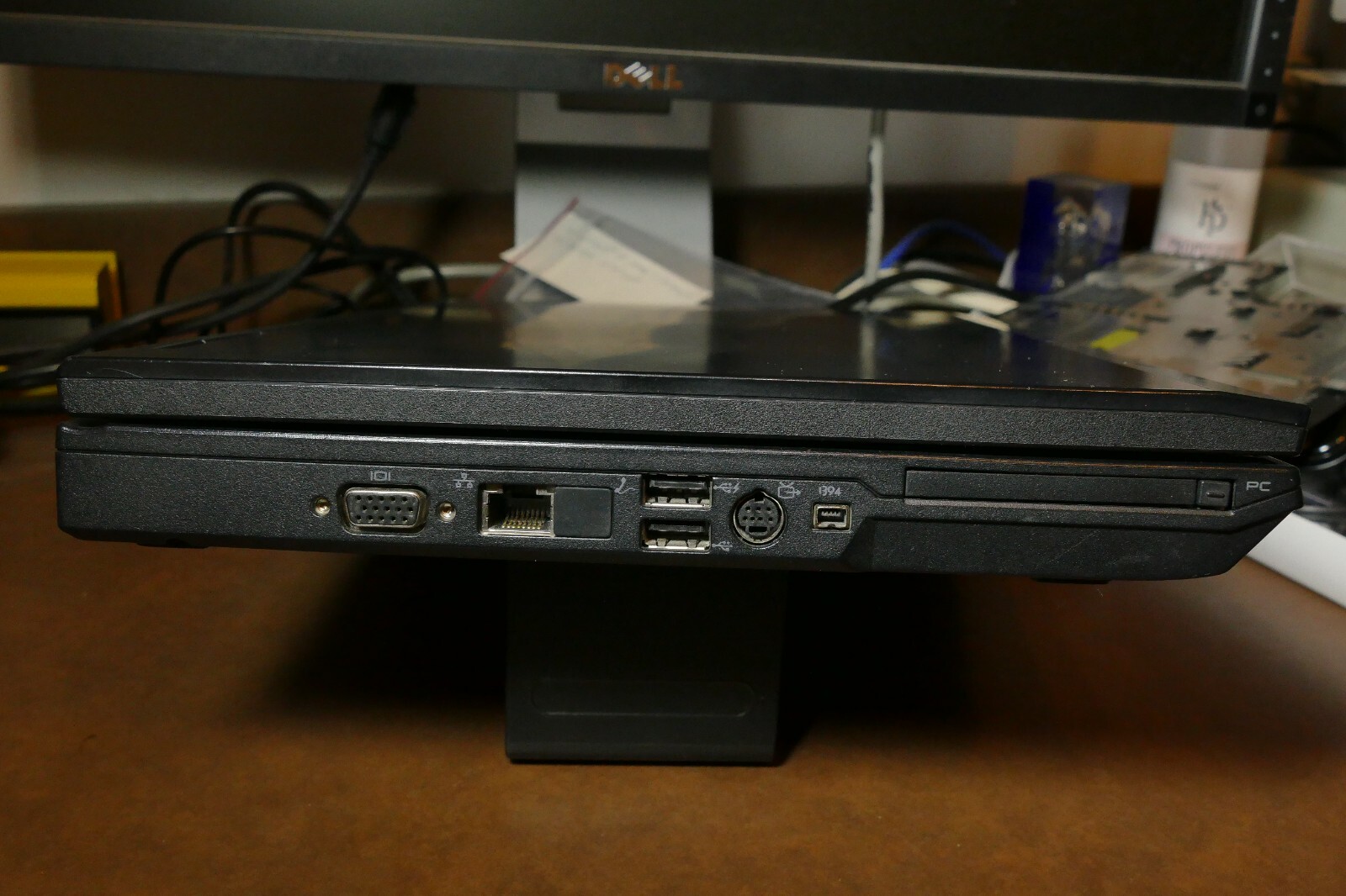 Dell Latitude E5400 INTEL CORE 2 DUO P8400 2.26 GHZ 2GB RAM B6ZJXG1
