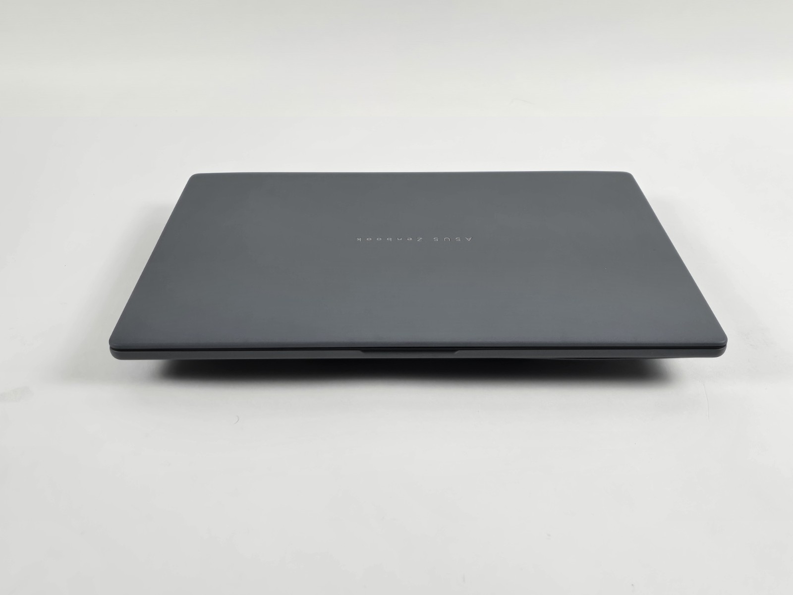 ASUS Zenbook A14 UX3407 14″ FHD+ OLED Snapdragon X 32GB 1TB SSD – Good