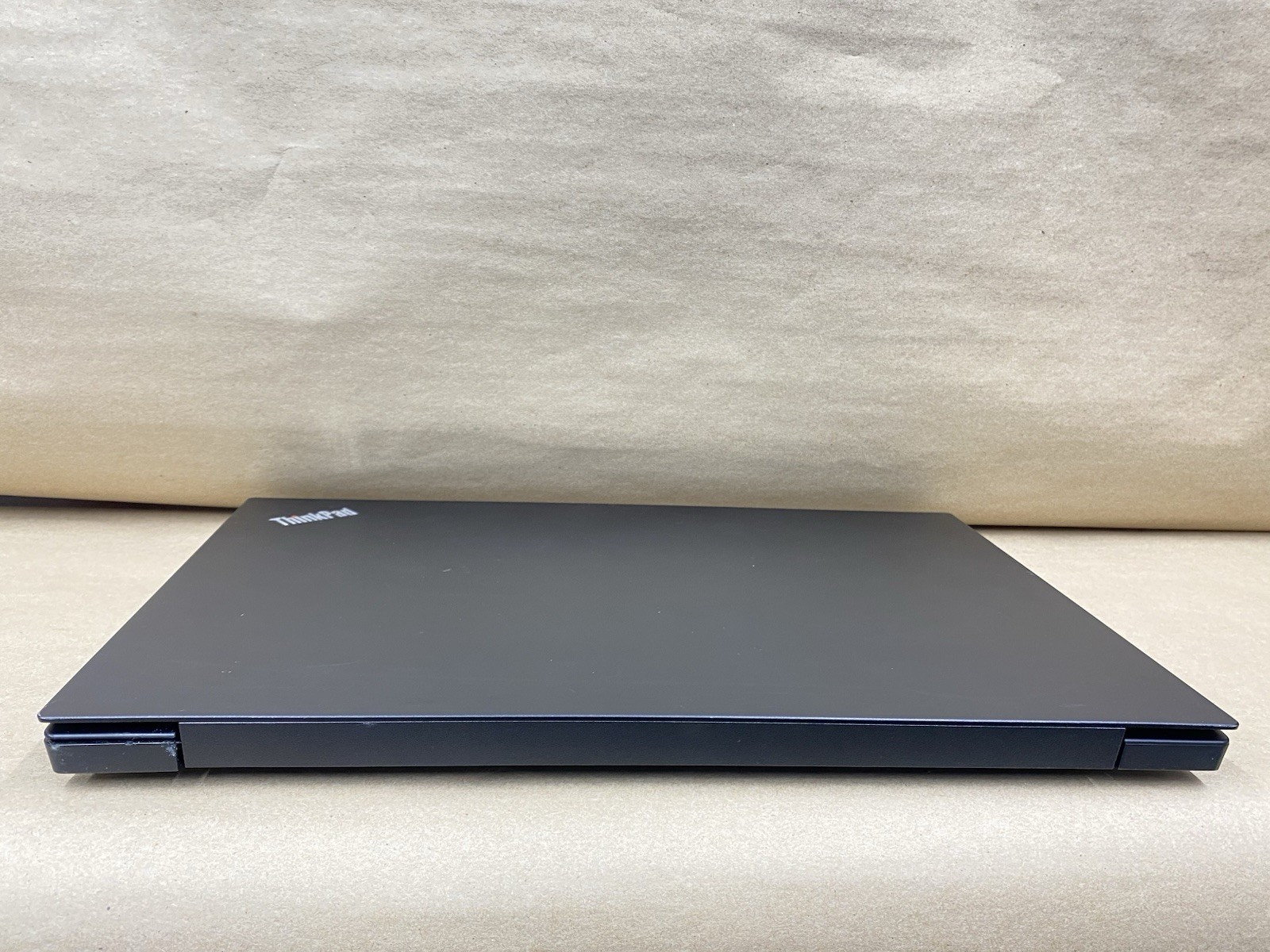 Lenovo E585 – 15.5′ FHD- AMD Ryzen 5 2500U – 4GB – 256GB – Win 10 NO Battery