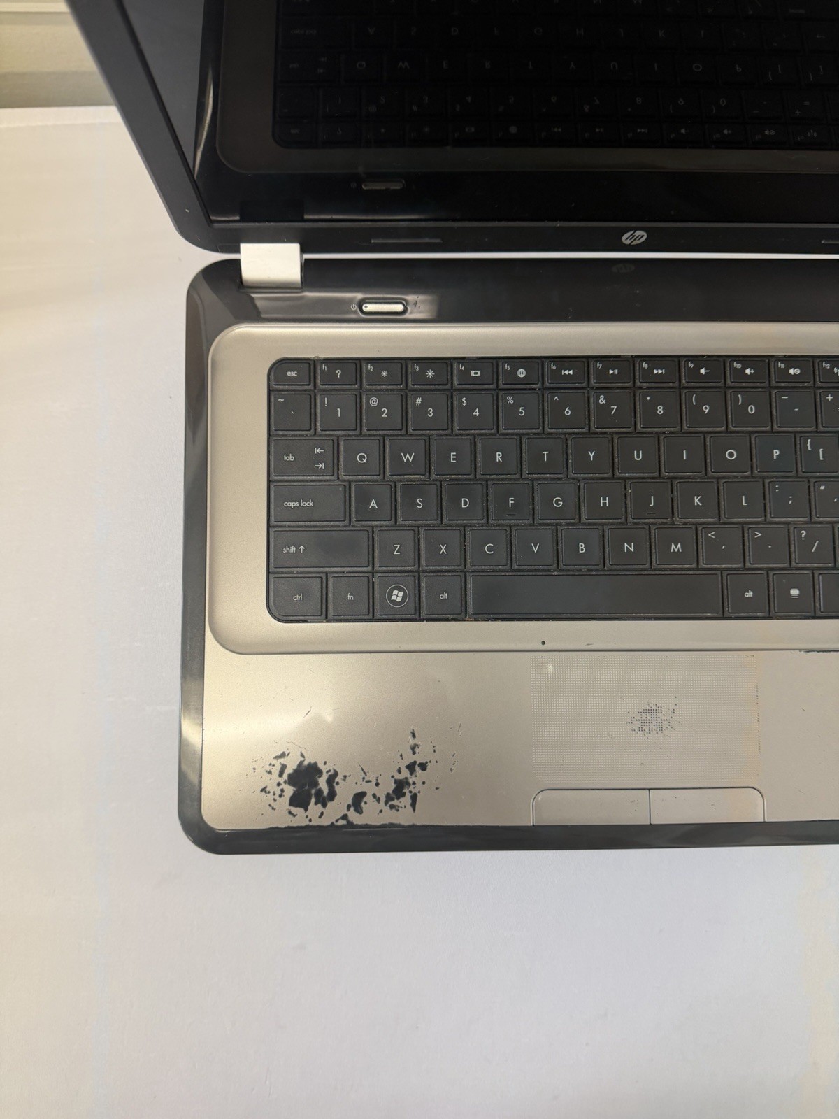 HP Pavillion g6-1a75dx Laptop – Screen Leaking Light – Intel i3-M380 – Read Des