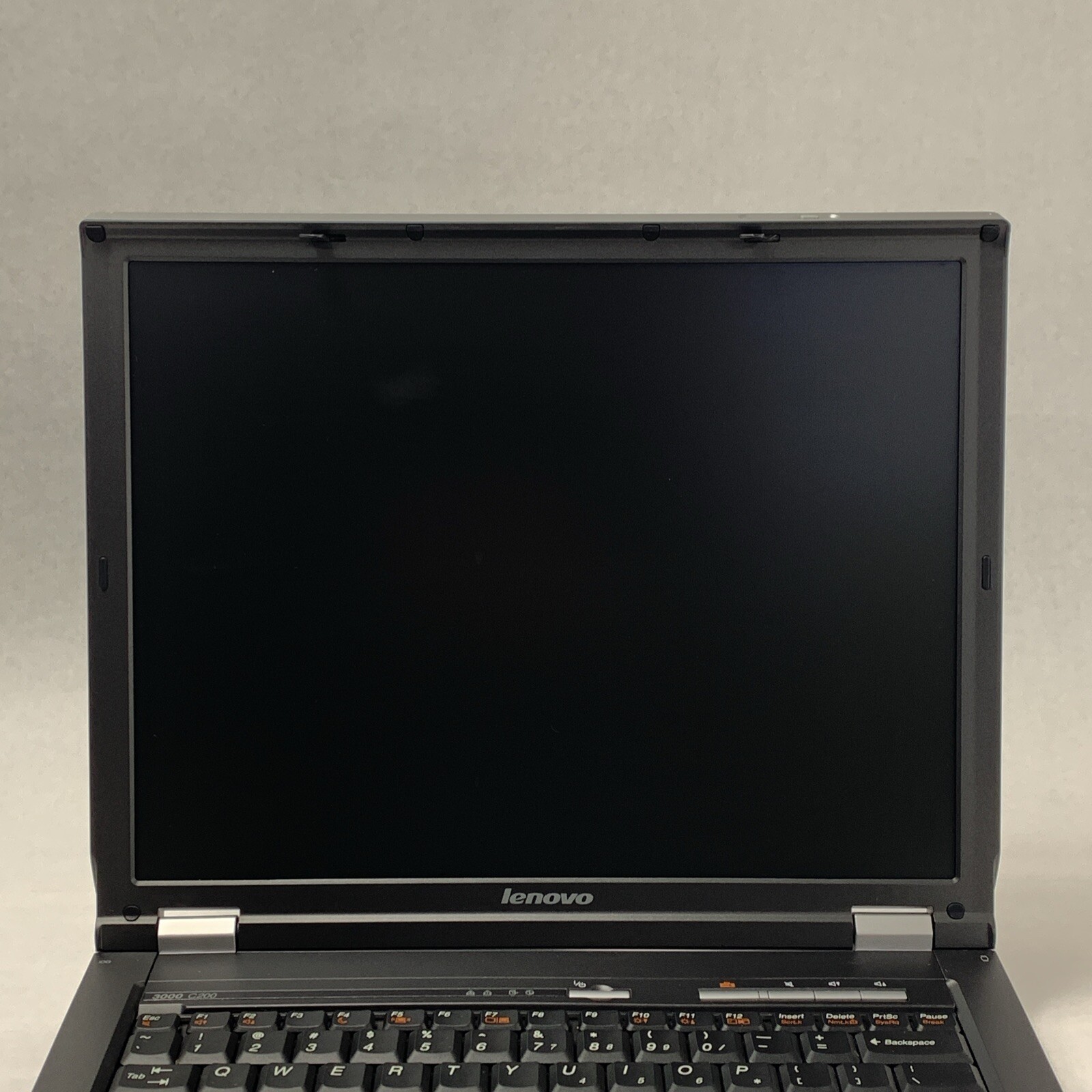 Lenovo 3000 C200 Intel Pentium T2060 1.60GHz 1GB RAM 15″ No Battery No HDD No OS
