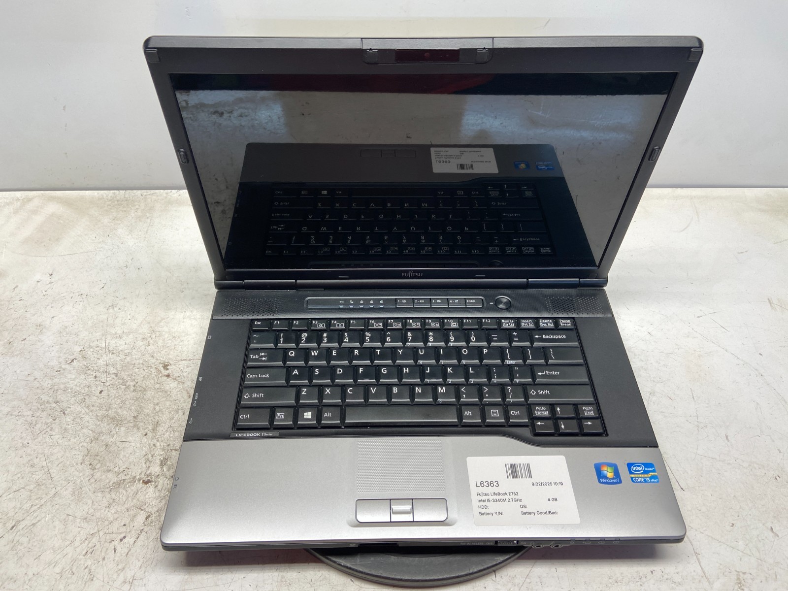 Fujitsu LifeBook E752 Intel i5-3340M 2.7GHz 4 GB NO HDD