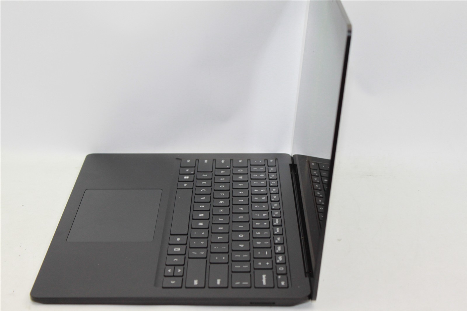 Microsoft Surface Laptop 5 13.5″ Intel i5-1245U 2.5GHz 8GB 256GB NVMe Win 11 Pro