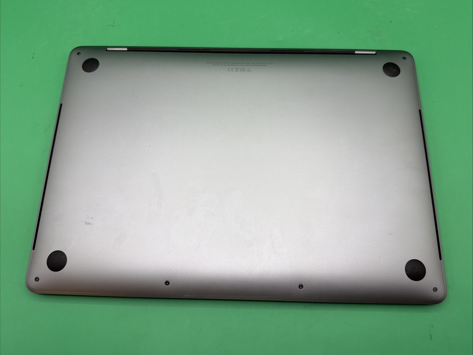 Apple MacBook Pro 13″ 2019 A1989 Touch Bar i5 2.4GHz 8GB RAM 256GB SSD Sequoia
