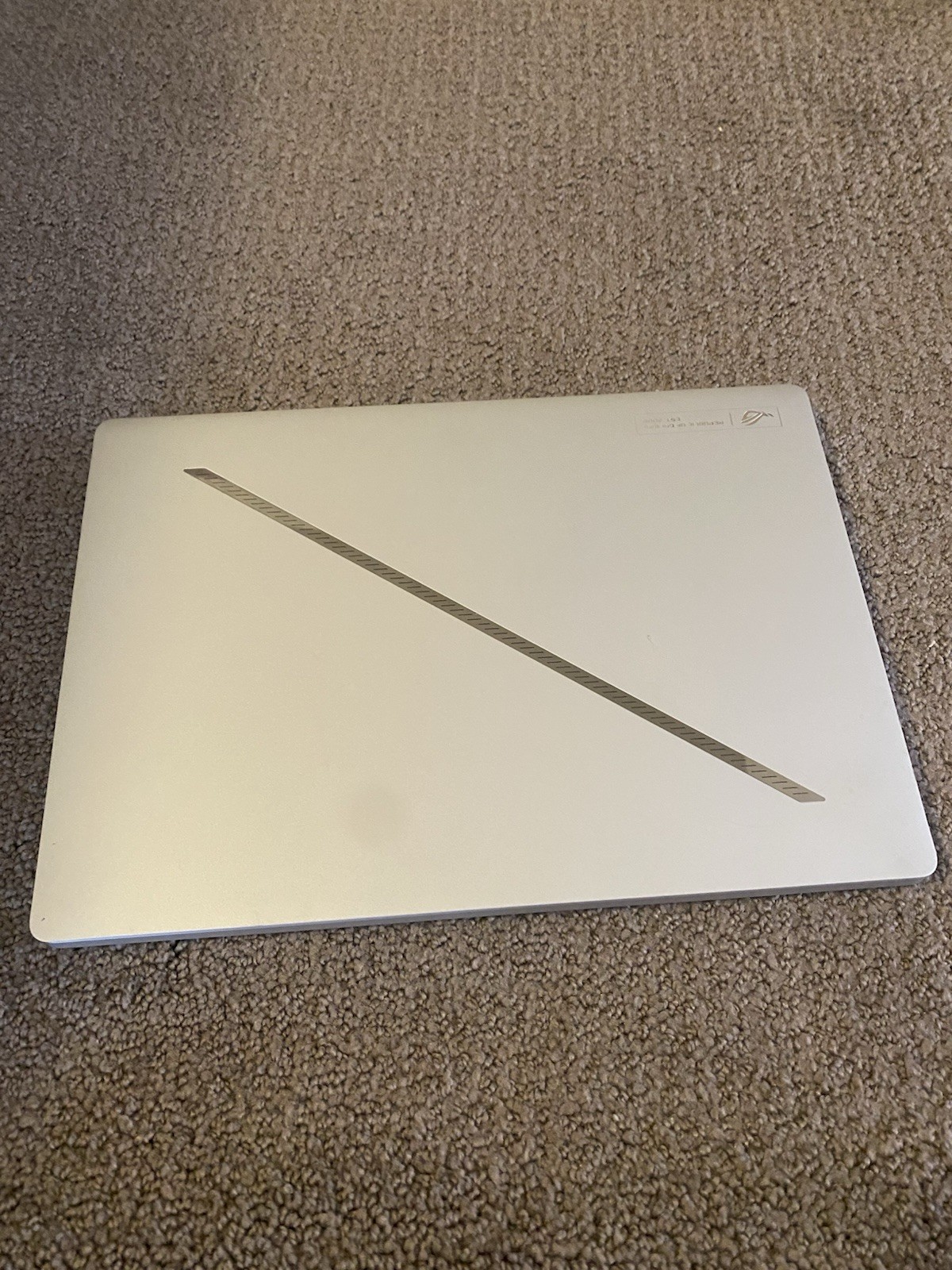 Asus ROG Zephyrus G14 GA403 14 120Hz QHD+ 4.0 GHz Ryzen 9 270 16GB 1TB RTX 5060
