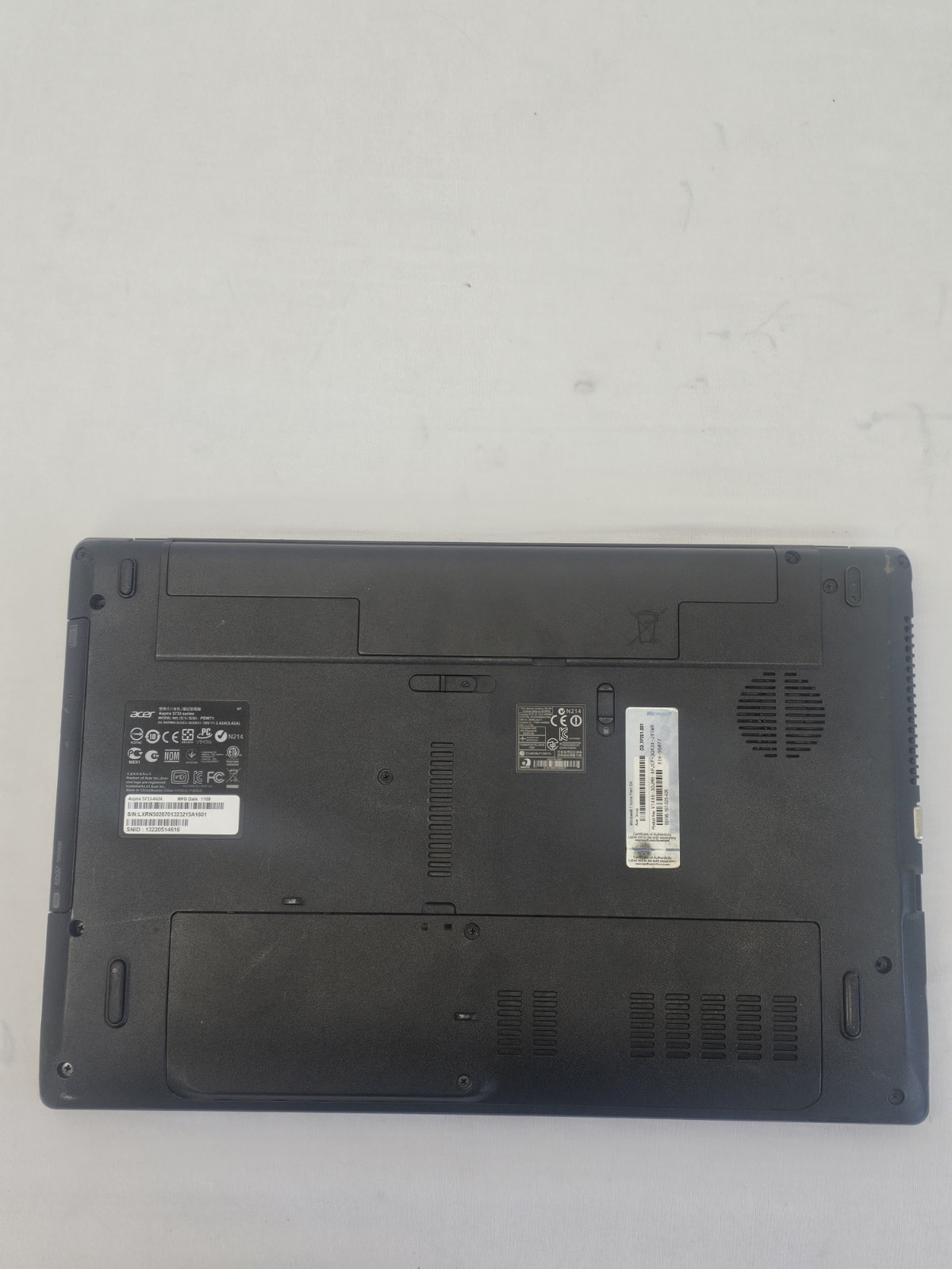 Acer Aspire 5733 Laptop – Intel i3-M370 – 8GB RAM – NO HDD/OS – Read Desc.