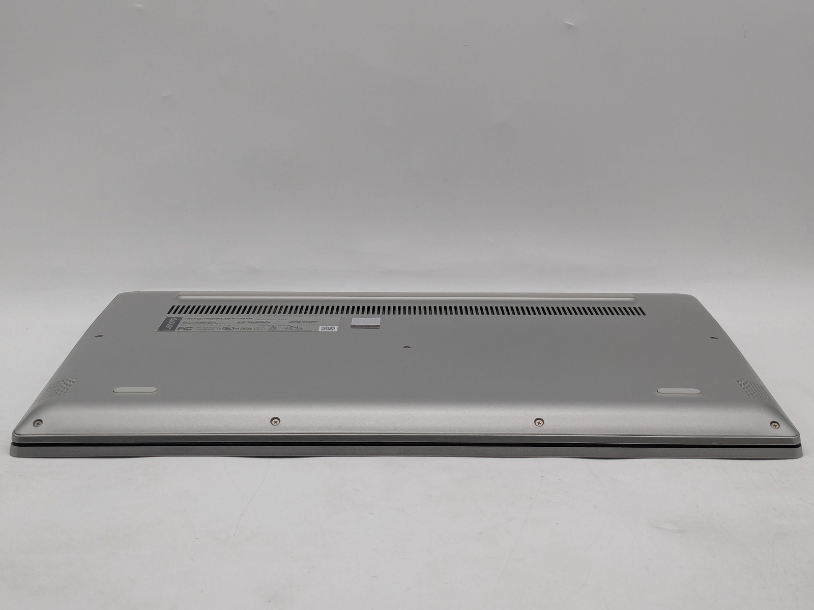 Lenovo IdeaPad 15″ FHD RYZEN 5 2500U VEGA MOBILE GFX 256GB 8GB W11 AMD Radeon