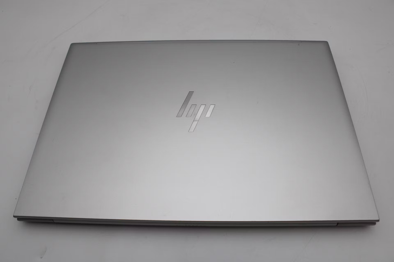HP EliteBook 860 G10 16″ i5-1345U, 256GB NVMe, 16GB RAM