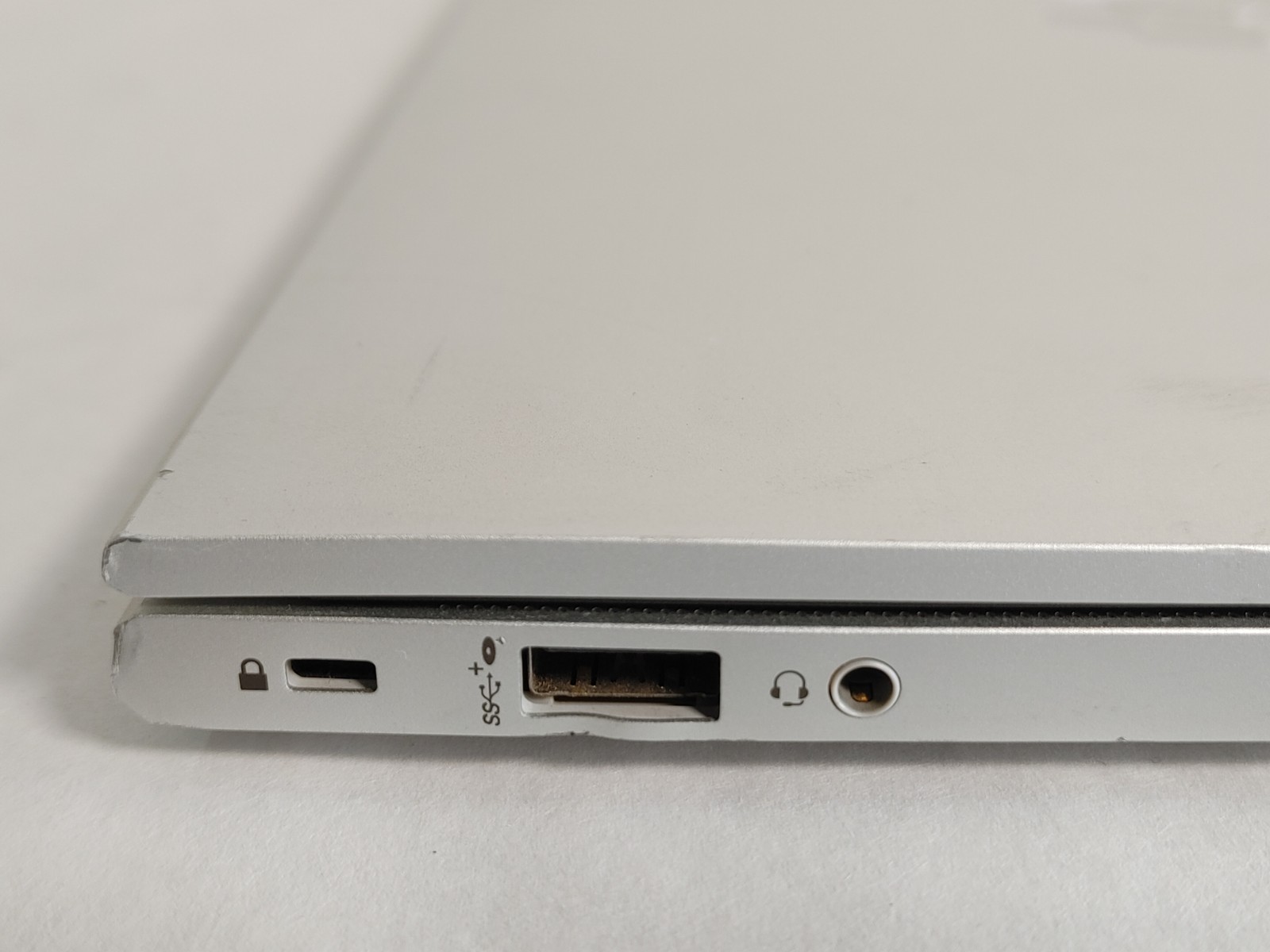 HP ProBook 430 G8 Core i7-1165G7 2.80 GHz 16 GB DDR4 256 GB NVMe Windows 11 Pro