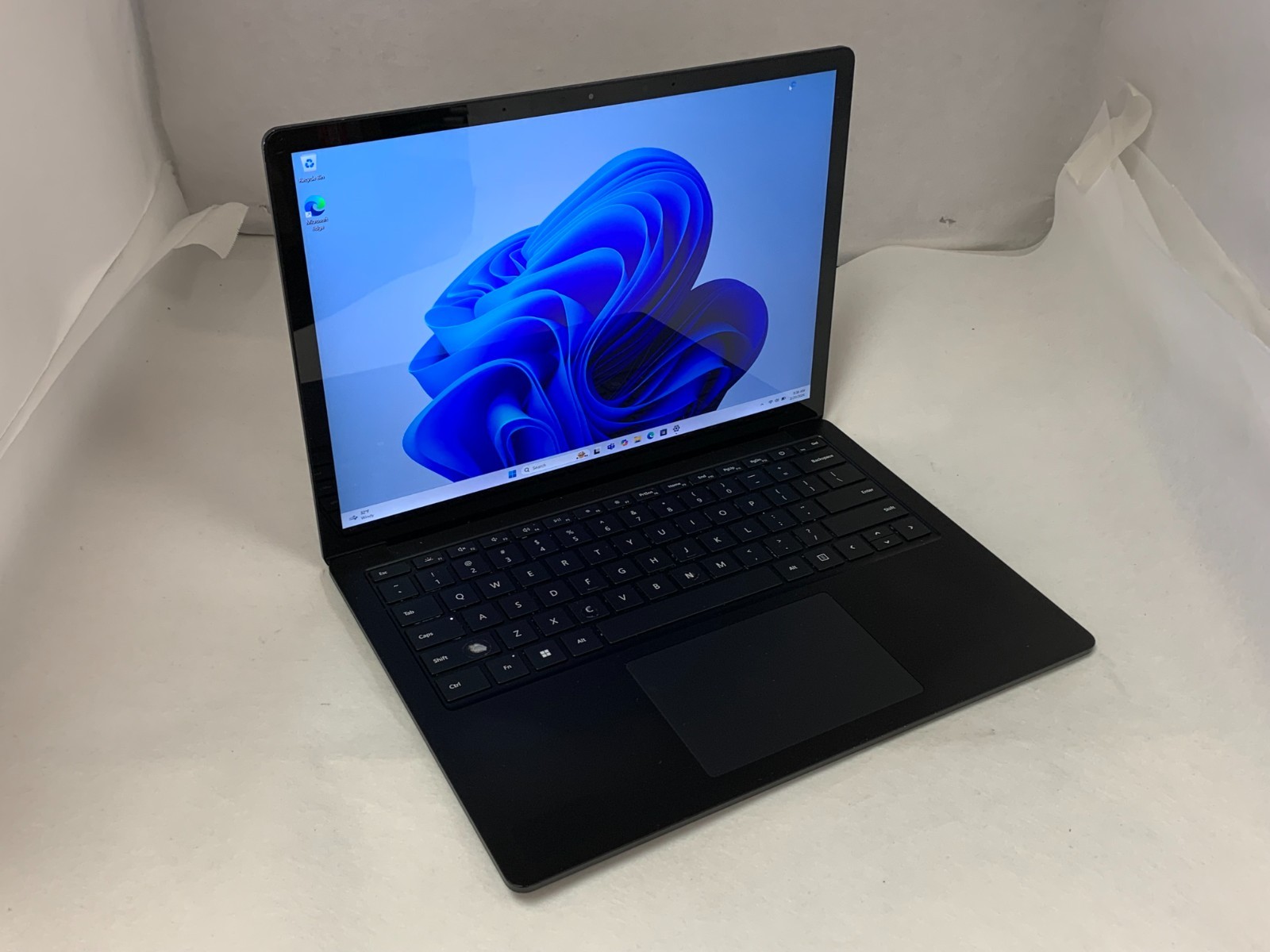Microsoft Surface Laptop 4 i5-1145G7 2.6GHz 16GB 128GB NVMe W11P Mod. 1951 Read