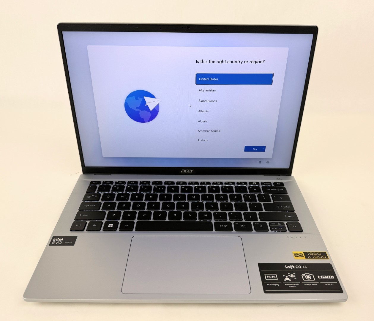Acer Swift Go SFG14-72T-71QF 14″ FHD+ Touch Ultra 7 155H 16GB 1TB SSD W11H