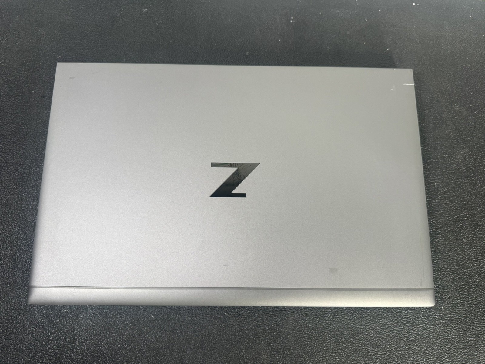 HP ZBook Firefly 15 G8 15.6″ Core i7-1185G7 3.0GHz 16GB DDR4 256GB SSD – READ