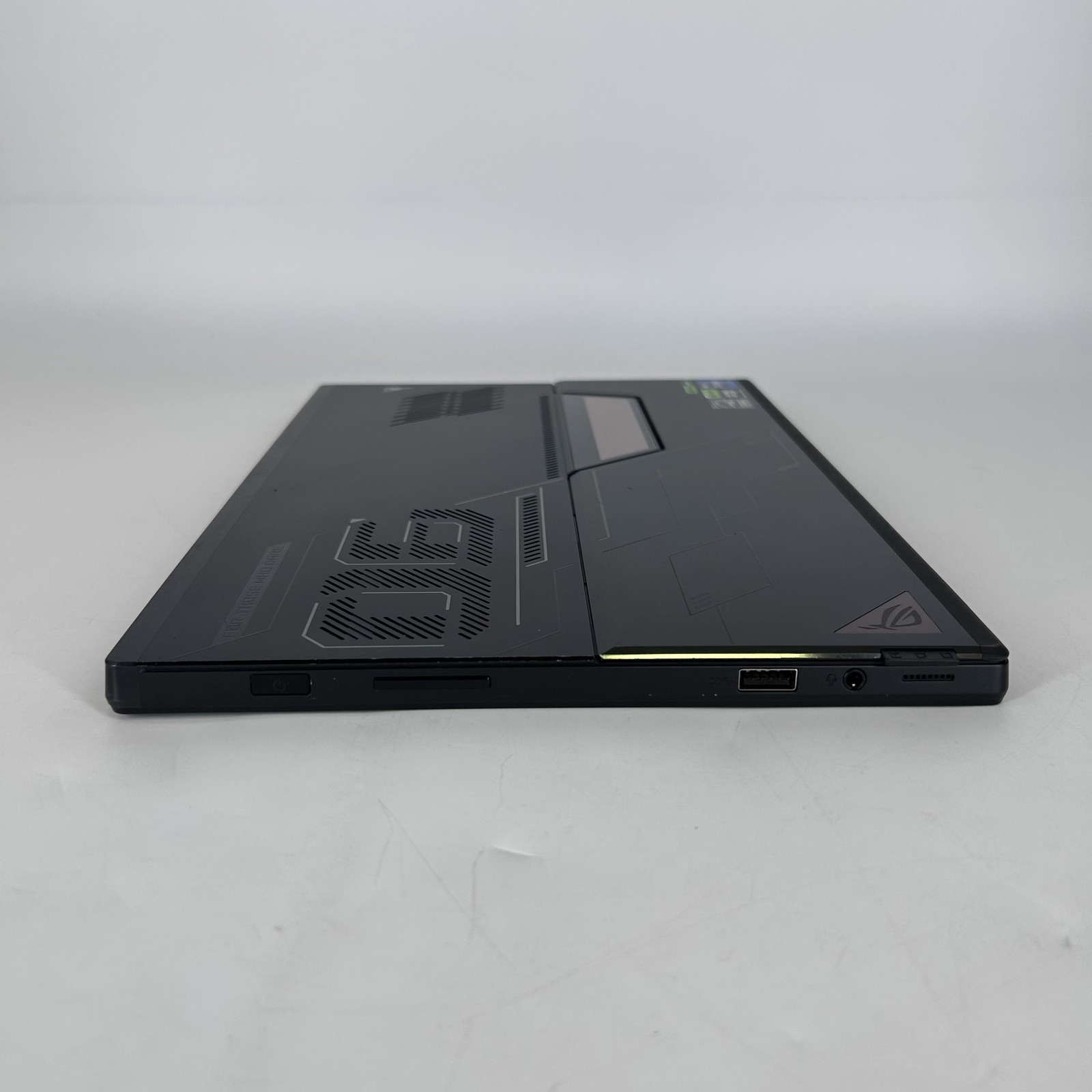 Asus ROG Flow Z13 GZ301 13.4 165Hz QHD+ TOUCH 2.6GHz i9-13900H 16GB 1TB RTX 4050