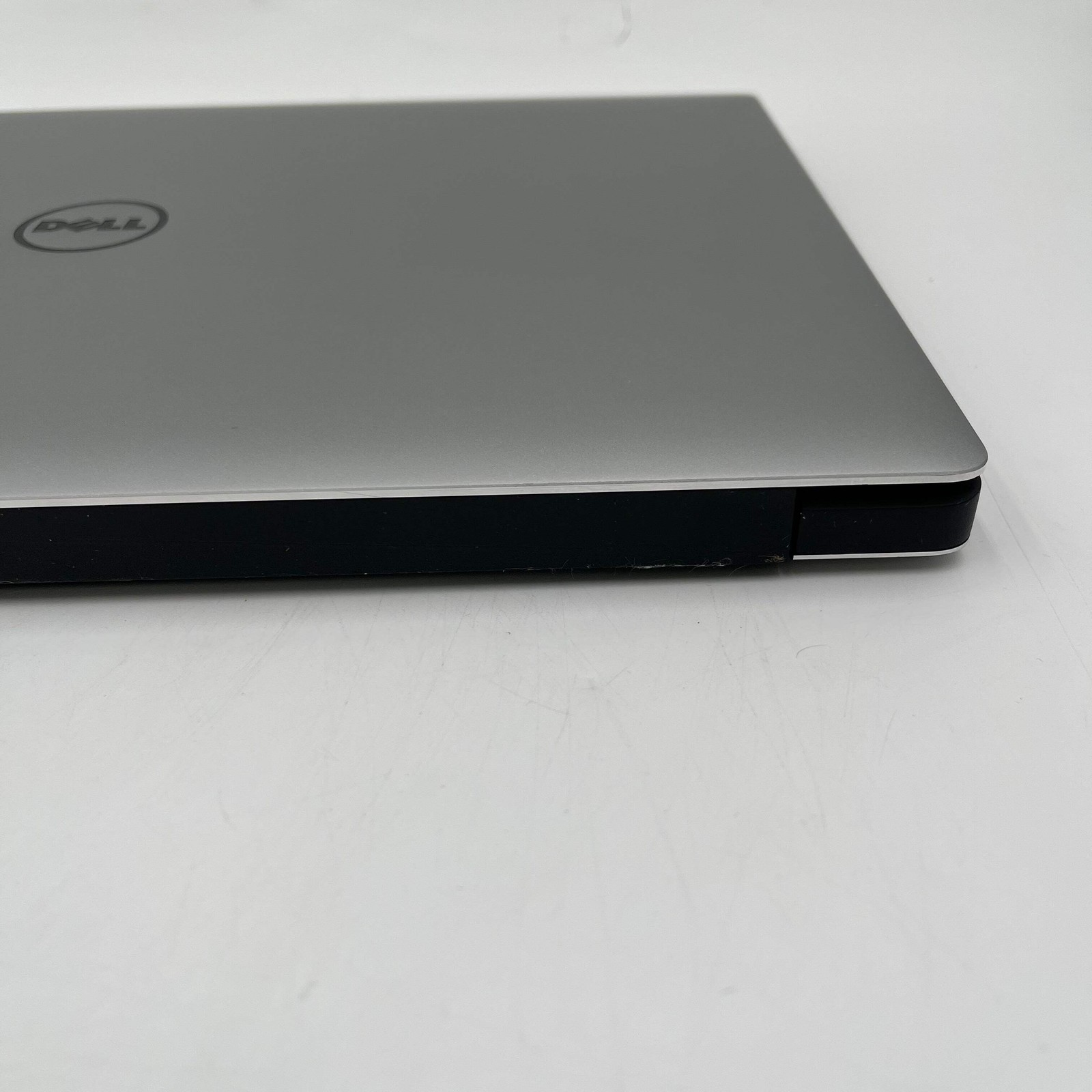 Dell Precision 5520 P56F 15.6″ i7-7820HQ 2.9GHz 48GB RAM 4TB SSD Quadro M1200