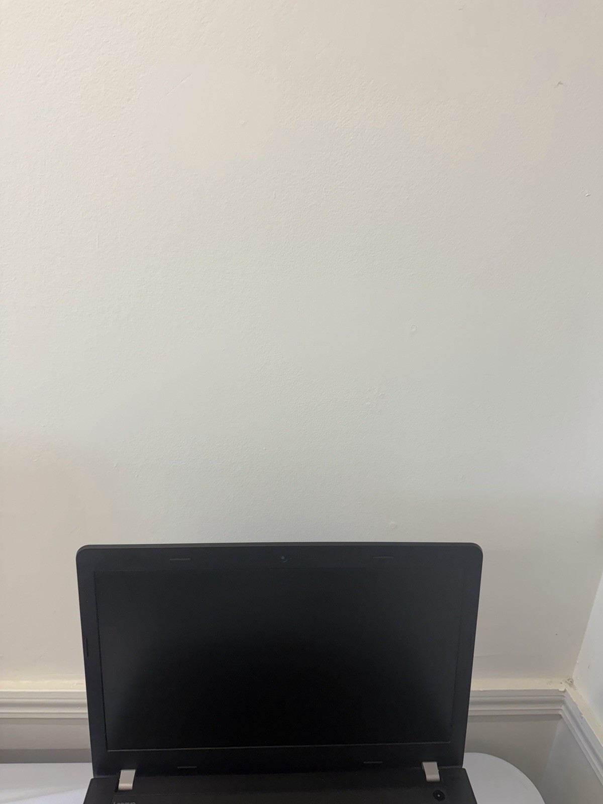 Lenovo Thinkpad E570 Laptop – Good Screen – Intel i5-6200U – RAM 8GB – Read Des
