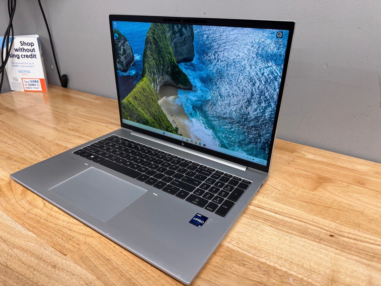 HP EliteBook 860 G10 16″ Laptop Intel Core i7, 512GB SSD, 32GB RAM, W11