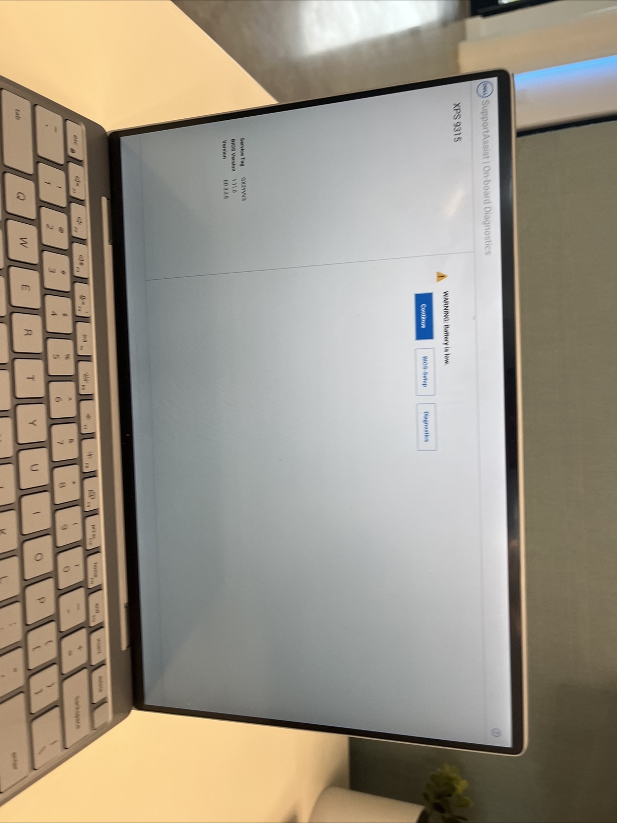 Dell Laptop XPS – Practically New – Used for 3 weeks. Charger included. 