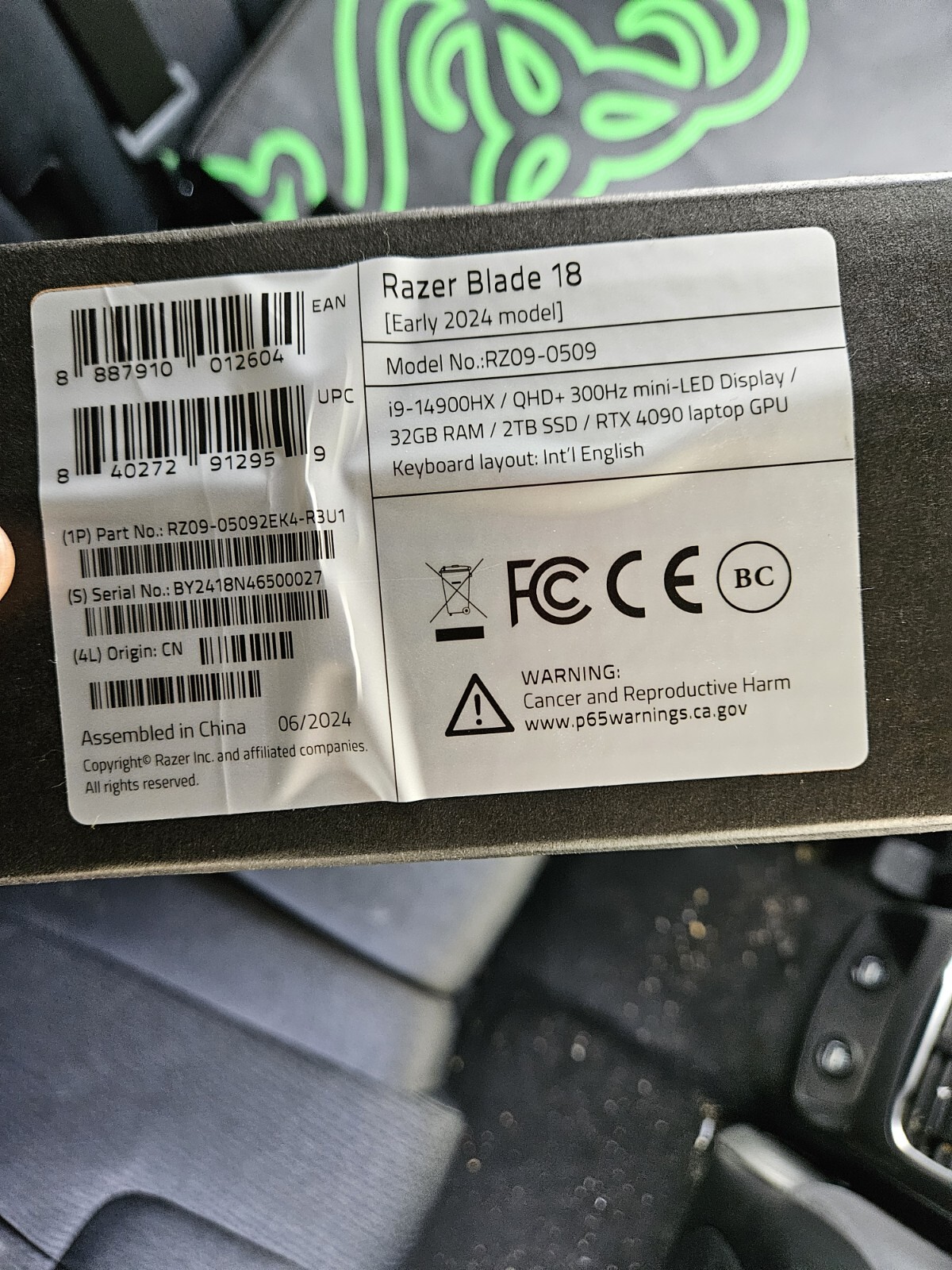 Razer Blade 18″ 2TB SSD, Intel Core i9 14900HX/QHD + 300HZ / 32GB RAM/ RTX4090