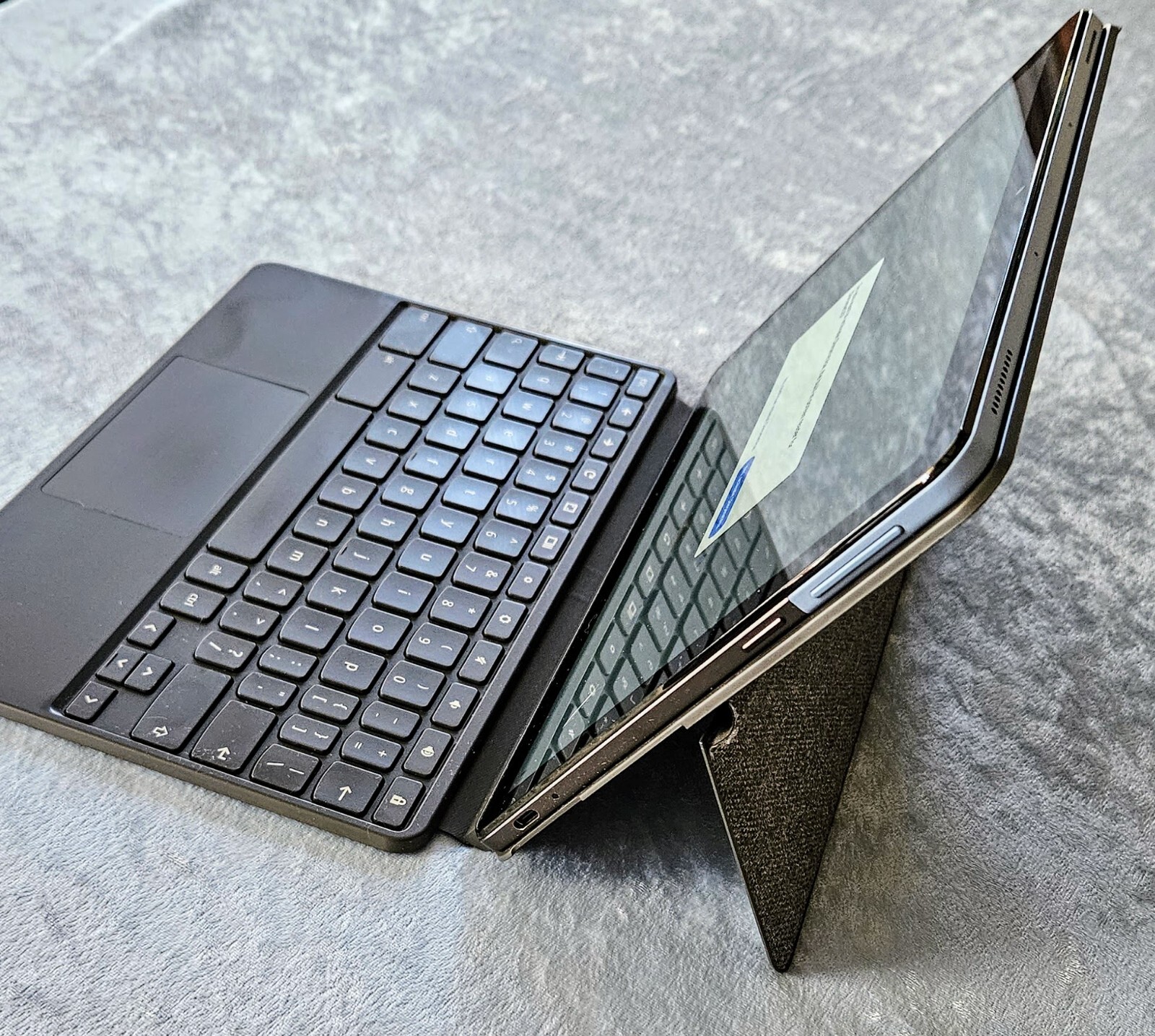 Lenovo IdeaPad 10.1″ Duet Chromebook 4GB Mem 128 GB SSD