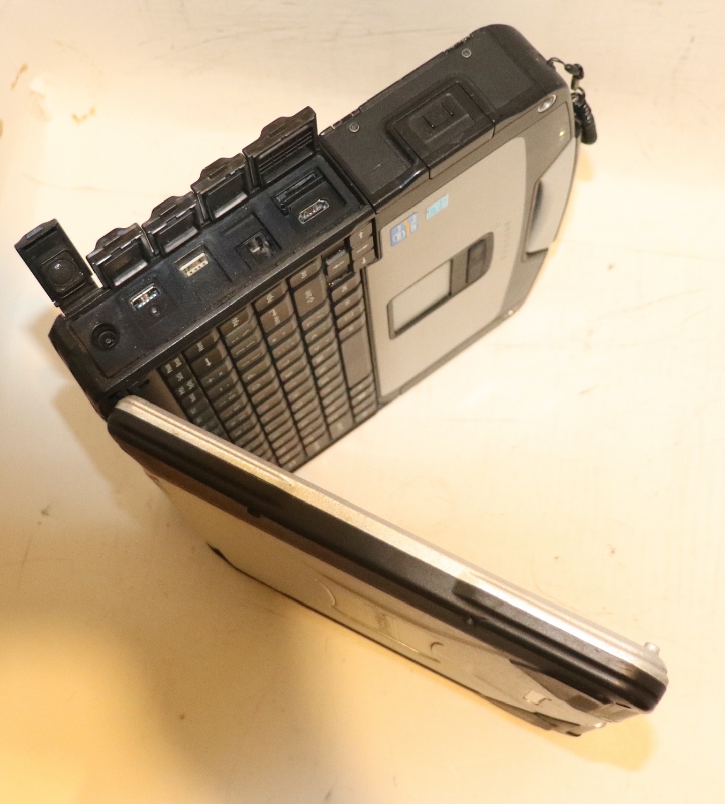 Panasonic ToughBook CF-31|Core i5@2.70 GHz|12GB RAM|256GBSSD|WIN10||Touch|WiFi