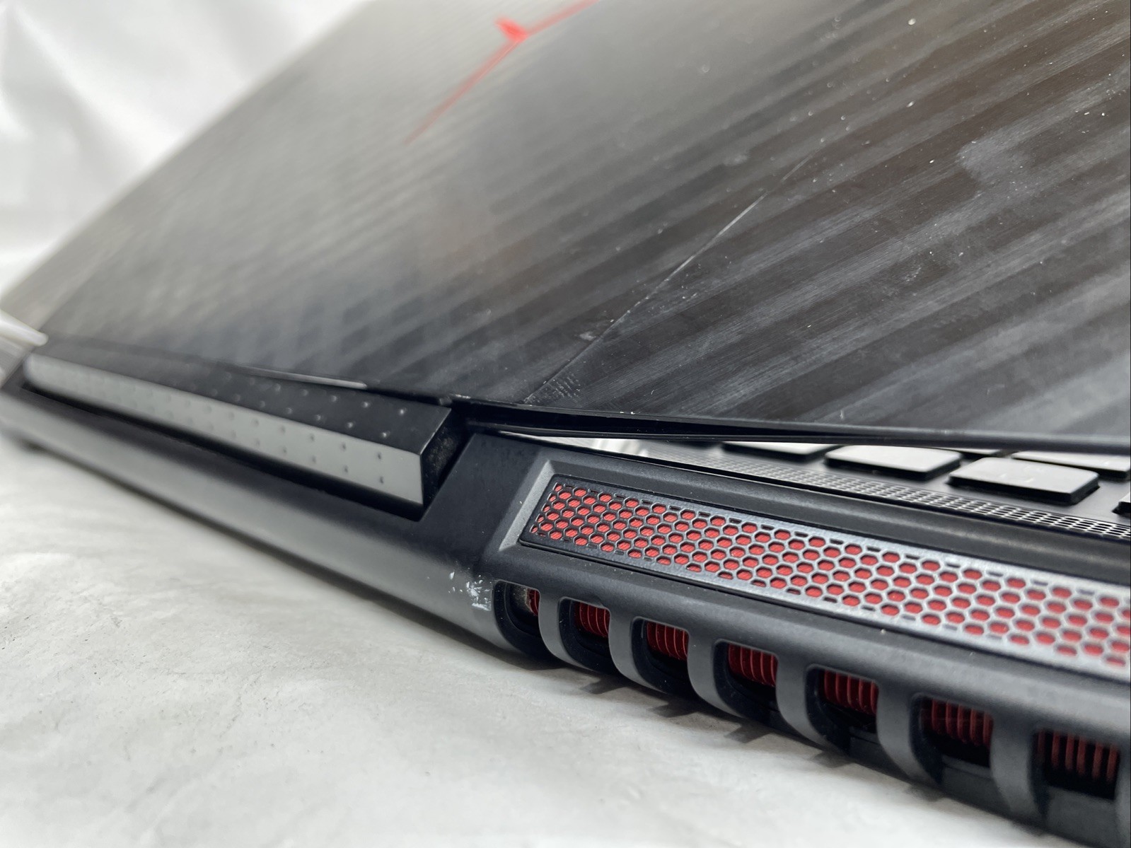 Lenovo Legion Y720 Gaming Laptop 15.6″, i7-7700HQ, 8GB RAM, WIN10, GTX 1060 READ