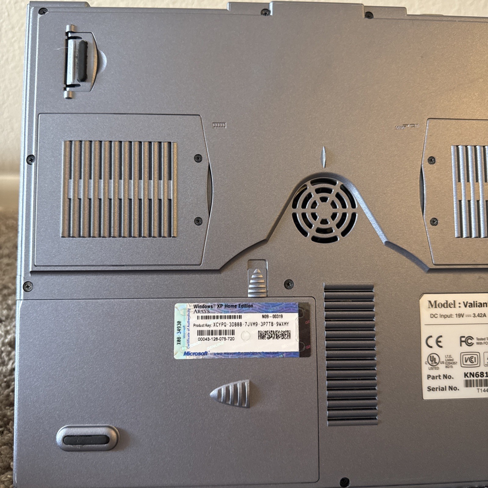Vintage KDS Valiant 681DHB Laptop Pentium III 800MHz 30GB 64MB RAM P/Repair